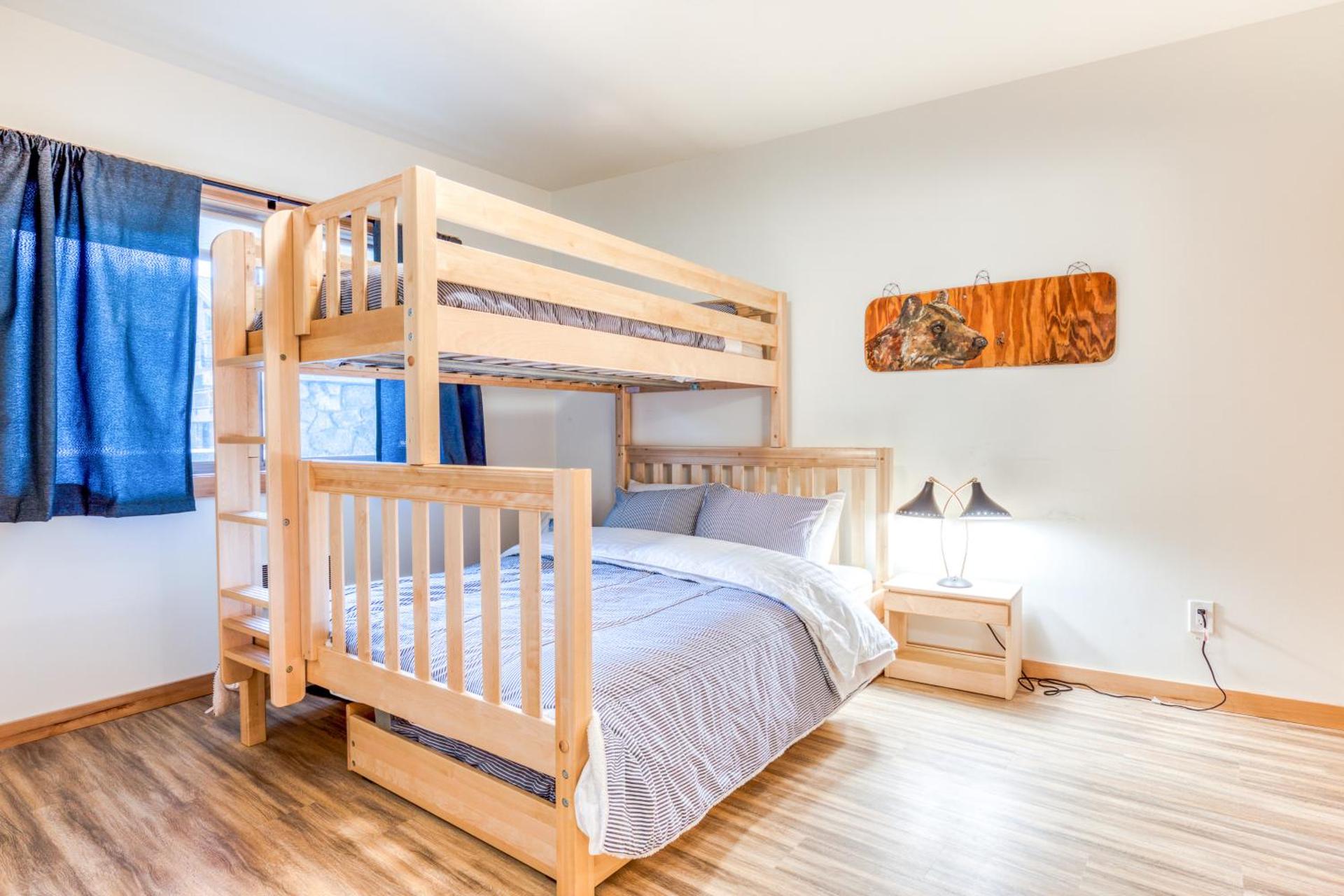 Golden Poles Chalet #110