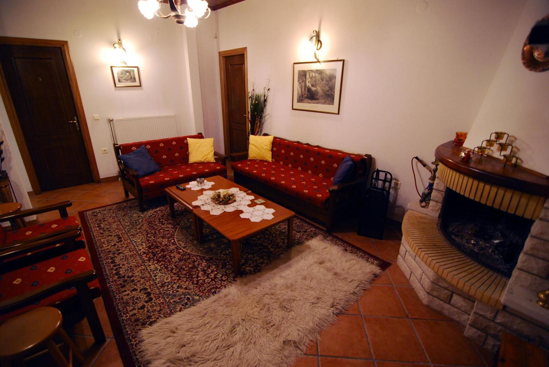 Communal lounge/ TV room