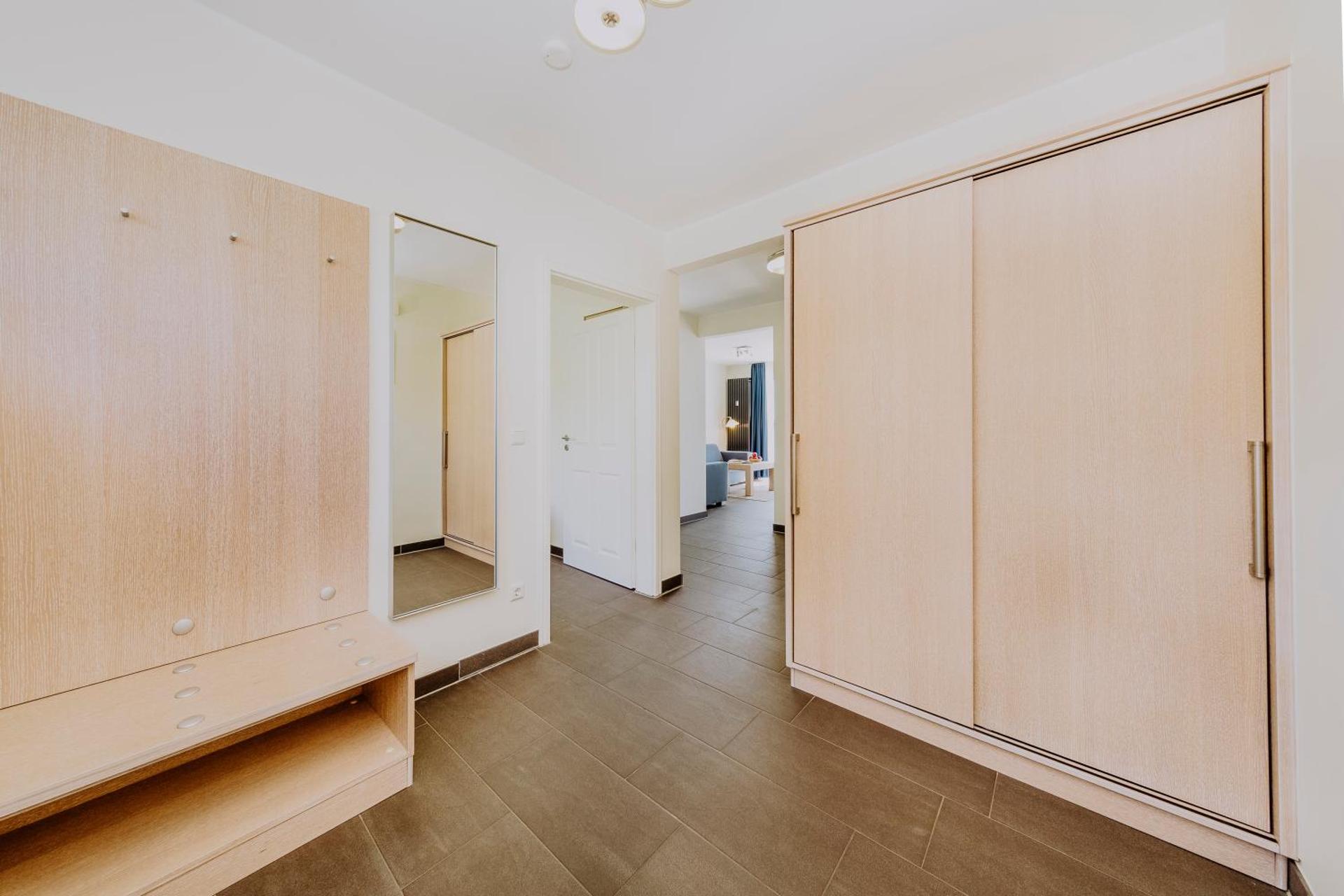 Apartment with Lake View