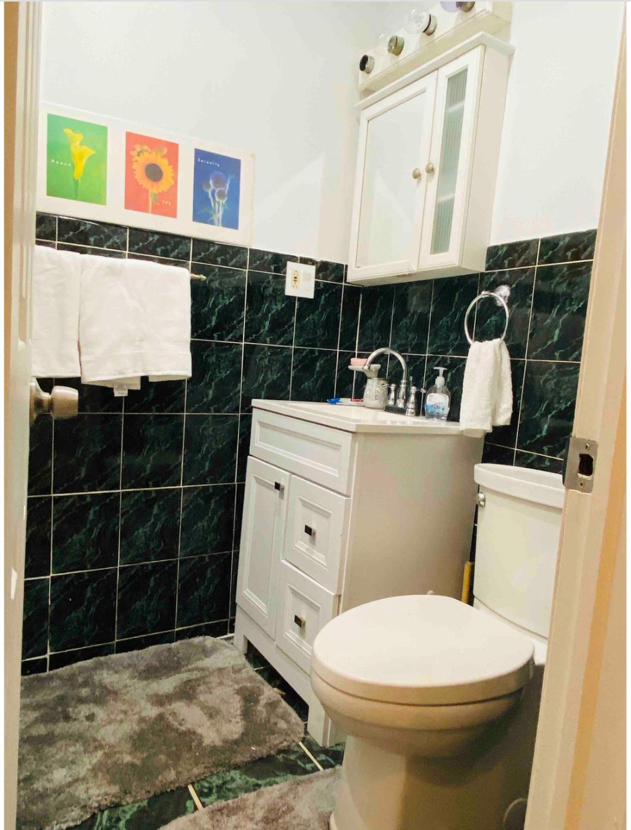 Nice 2 bedrooms, Massage Seat, close to New York, THE BEST CHOICE!!