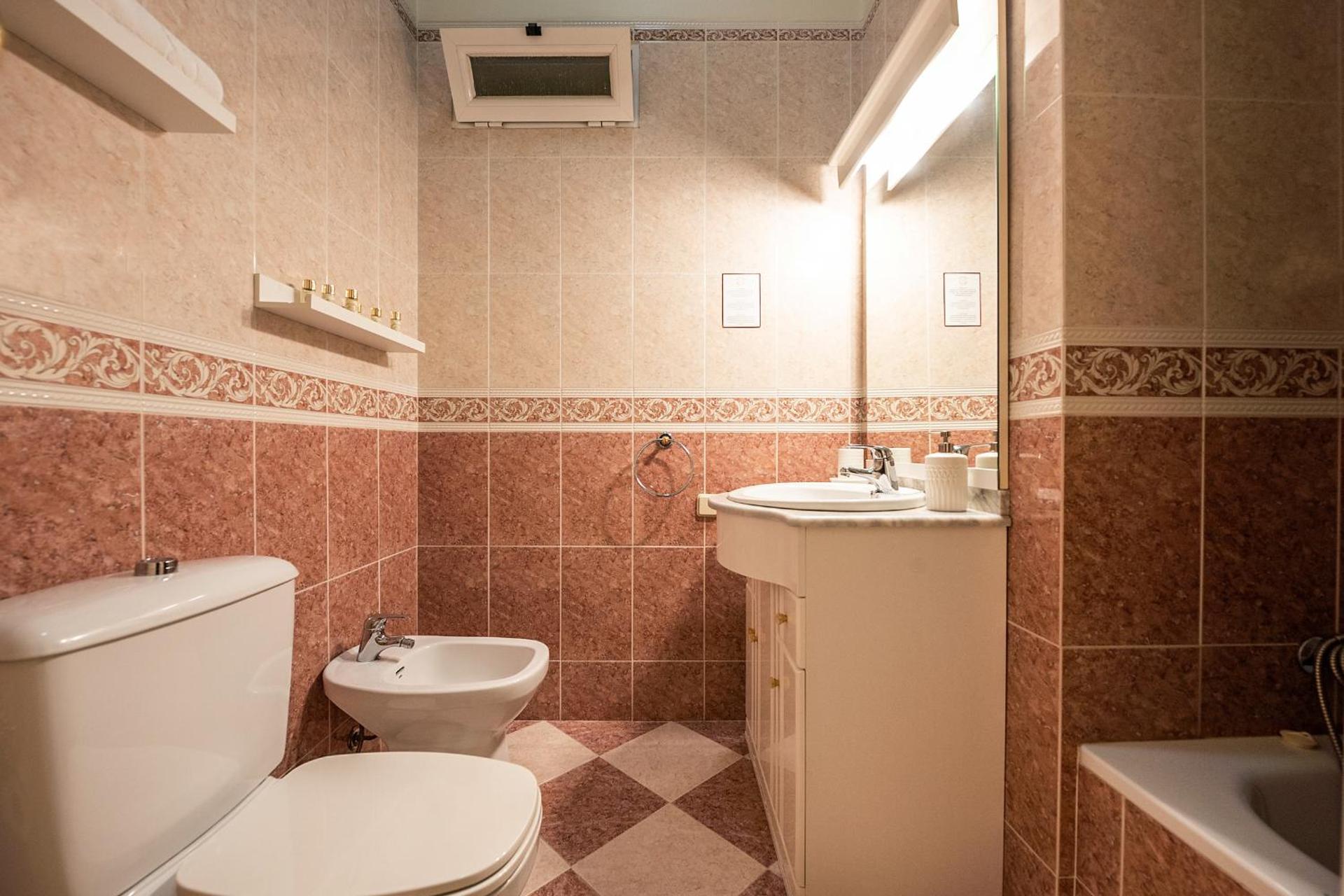 Double Room with City View and External Bathroom