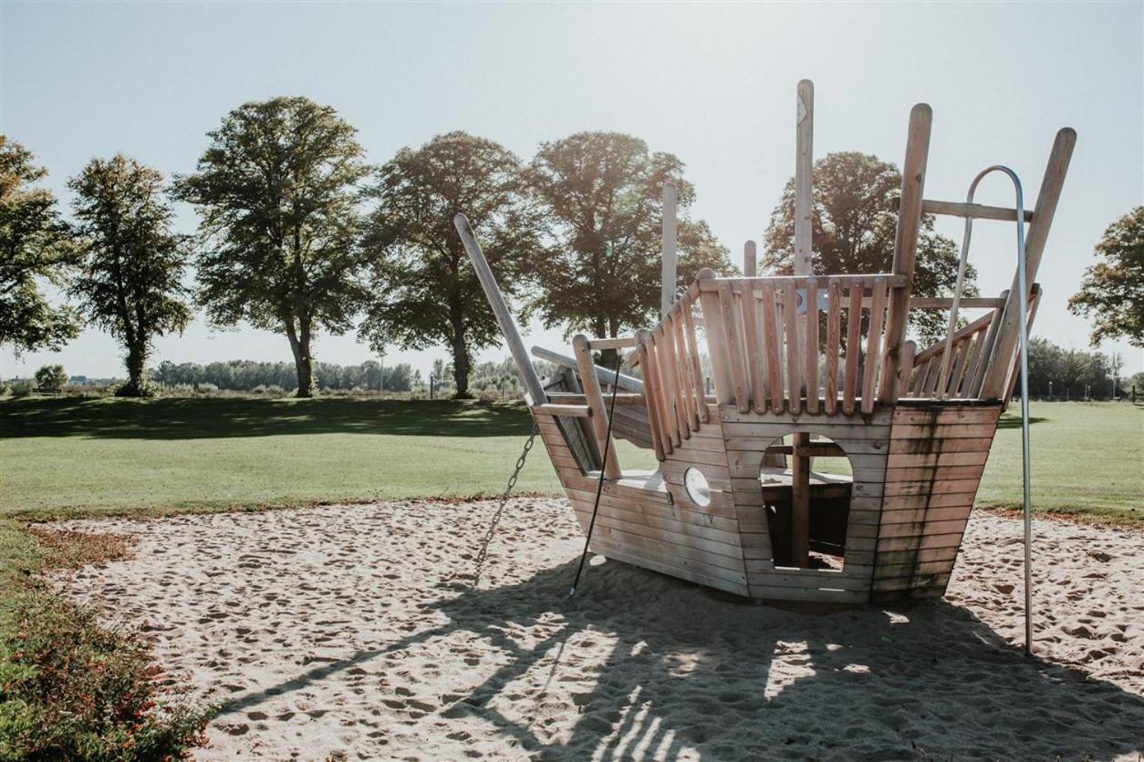 Recreatiepark Jachthaven De Veerstal Lathum - Luxe Chalet