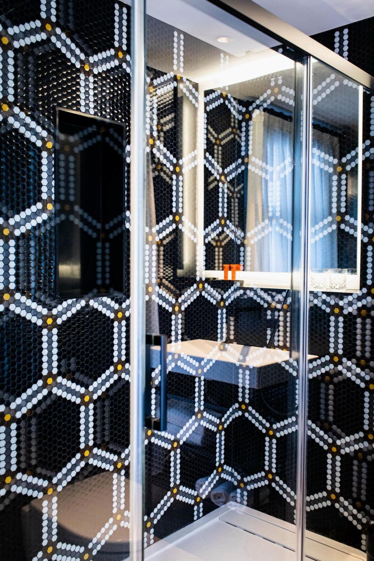 Reina 107 Beach Boutique