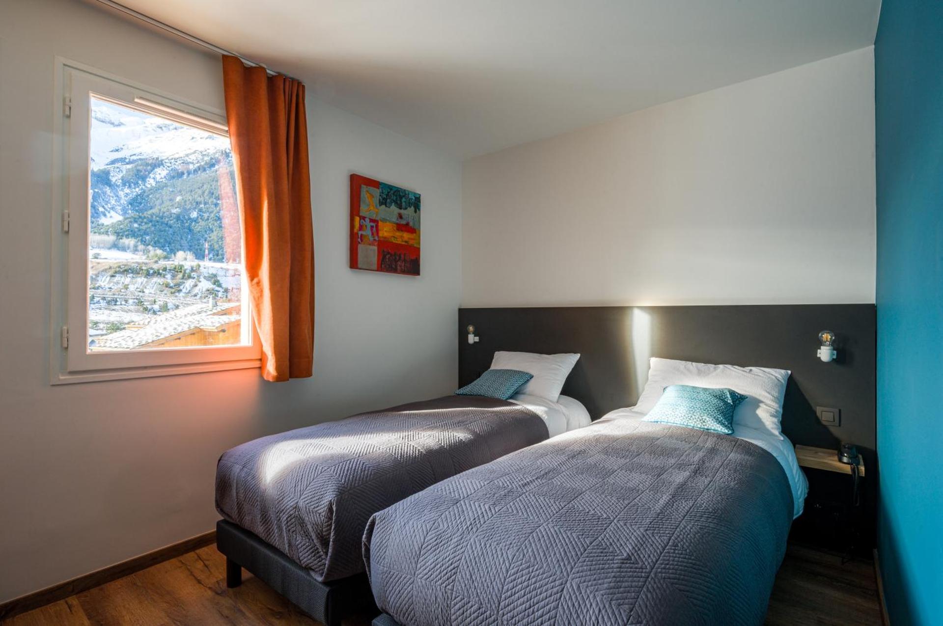 Double Room with Mountain View
