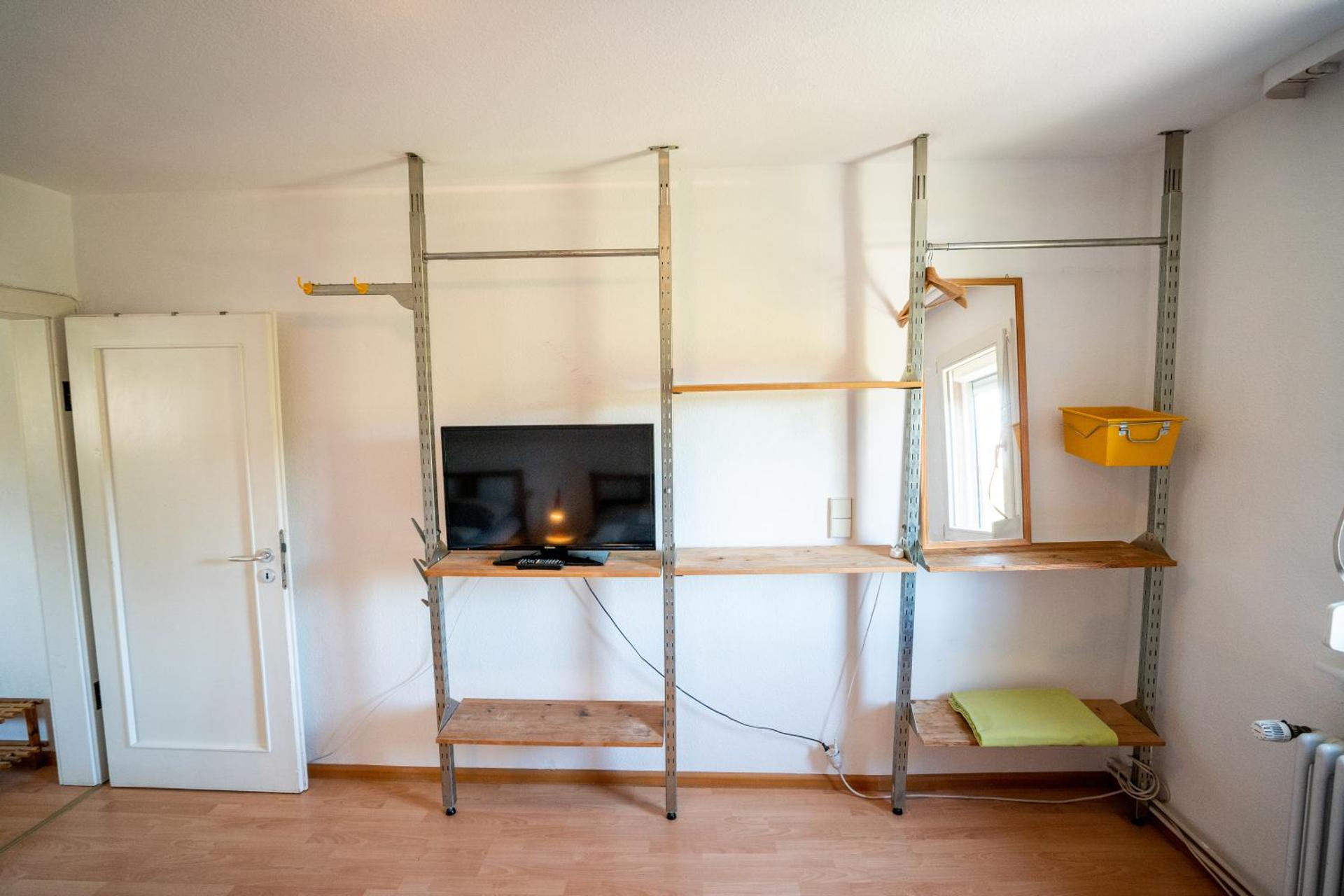 One-Bedroom Apartment with Shared Bathroom