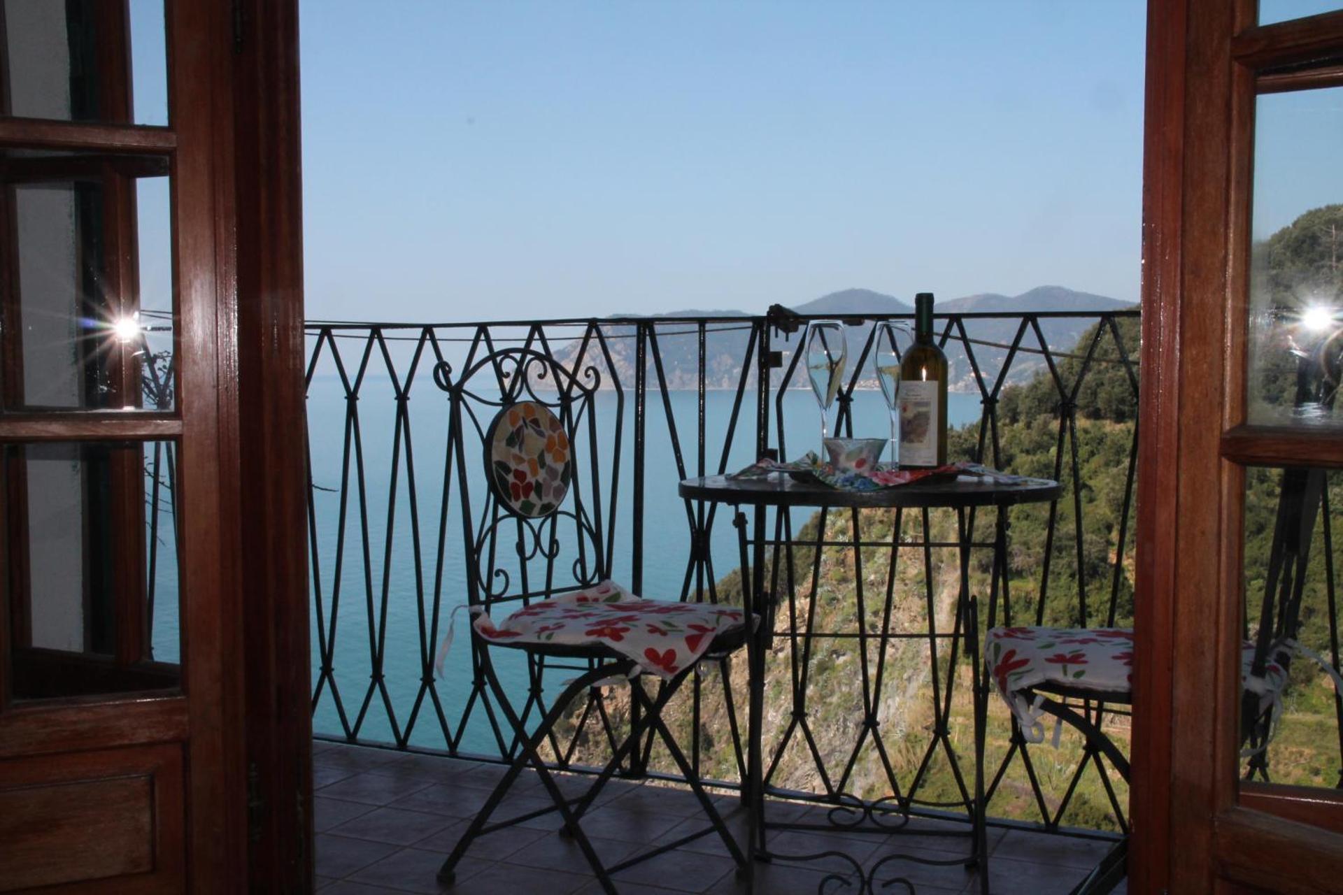 One-Bedroom Apartment with Sea View