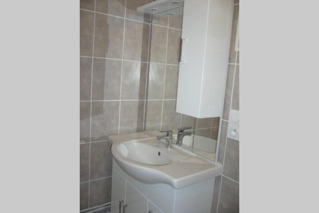 Appartement dans maison à Corbelin proche Walibi