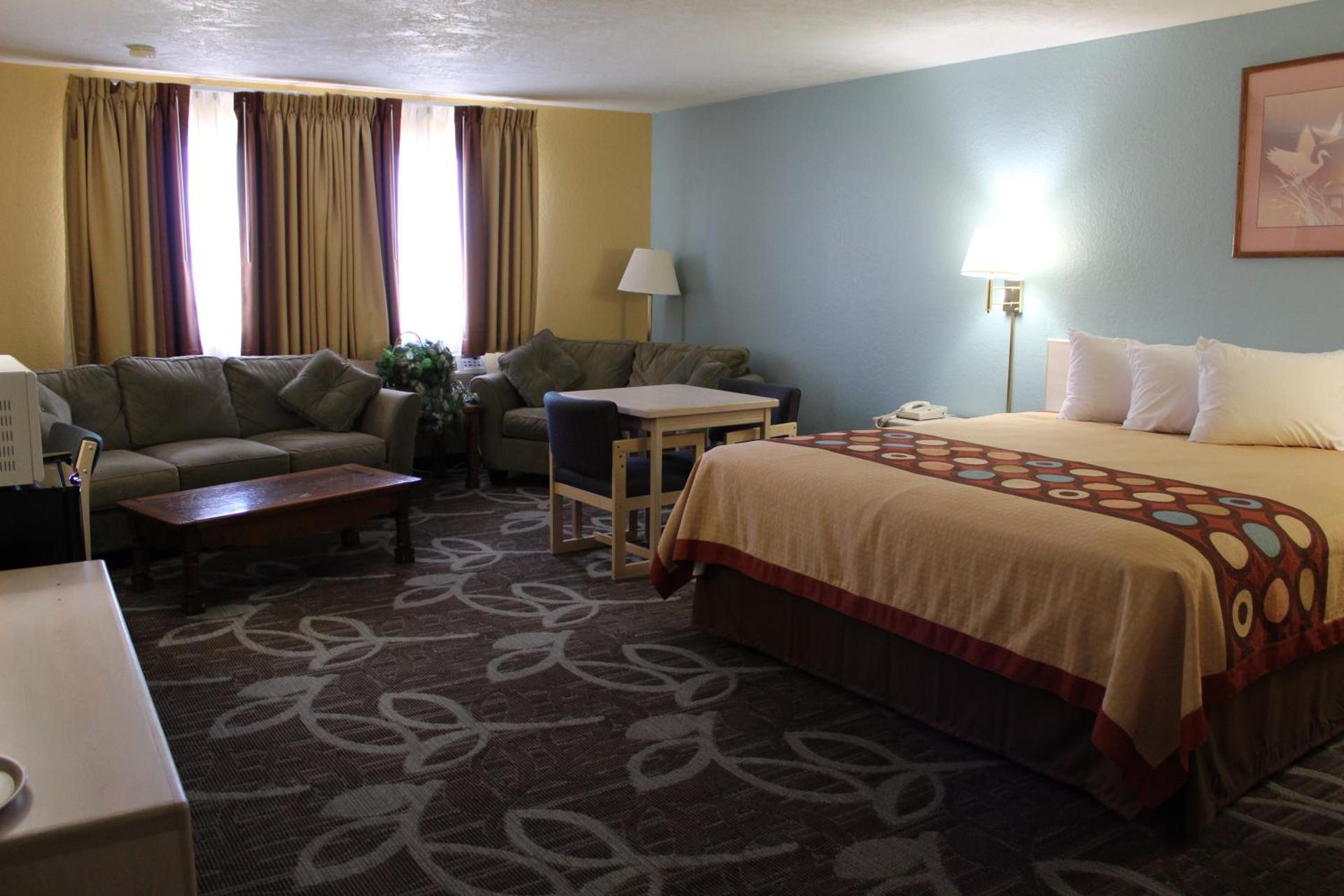 Super 8 by Wyndham Nephi