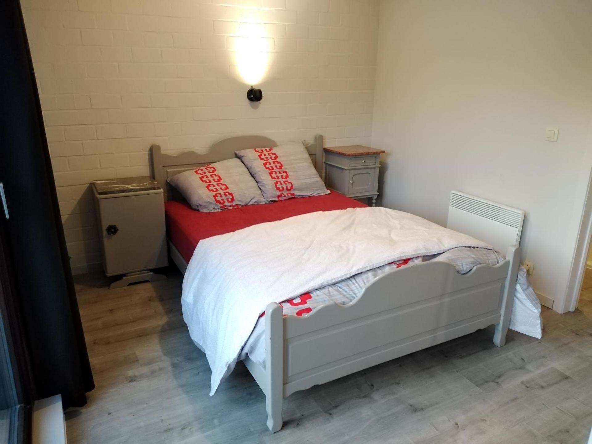 Le Salmoyard, studio au bord du lac à Vielsalm