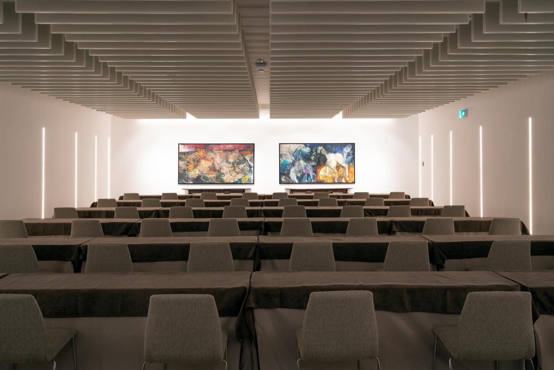 Meeting/conference room
