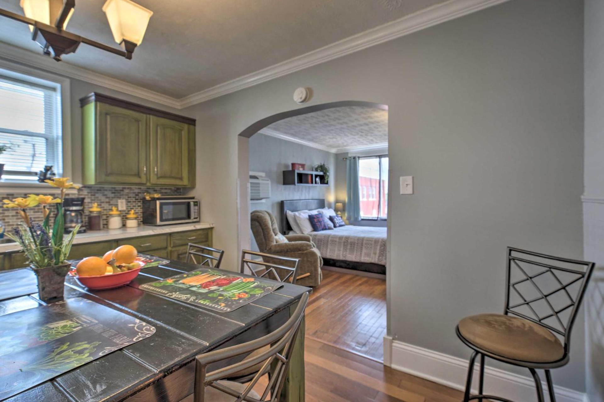 2 Mi to Ark Encounter Updated Williamstown Apt!