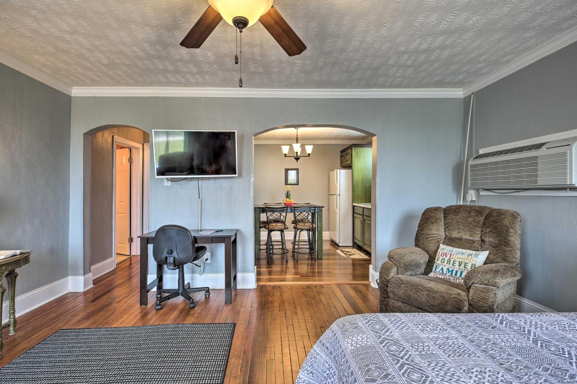 2 Mi to Ark Encounter Updated Williamstown Apt!