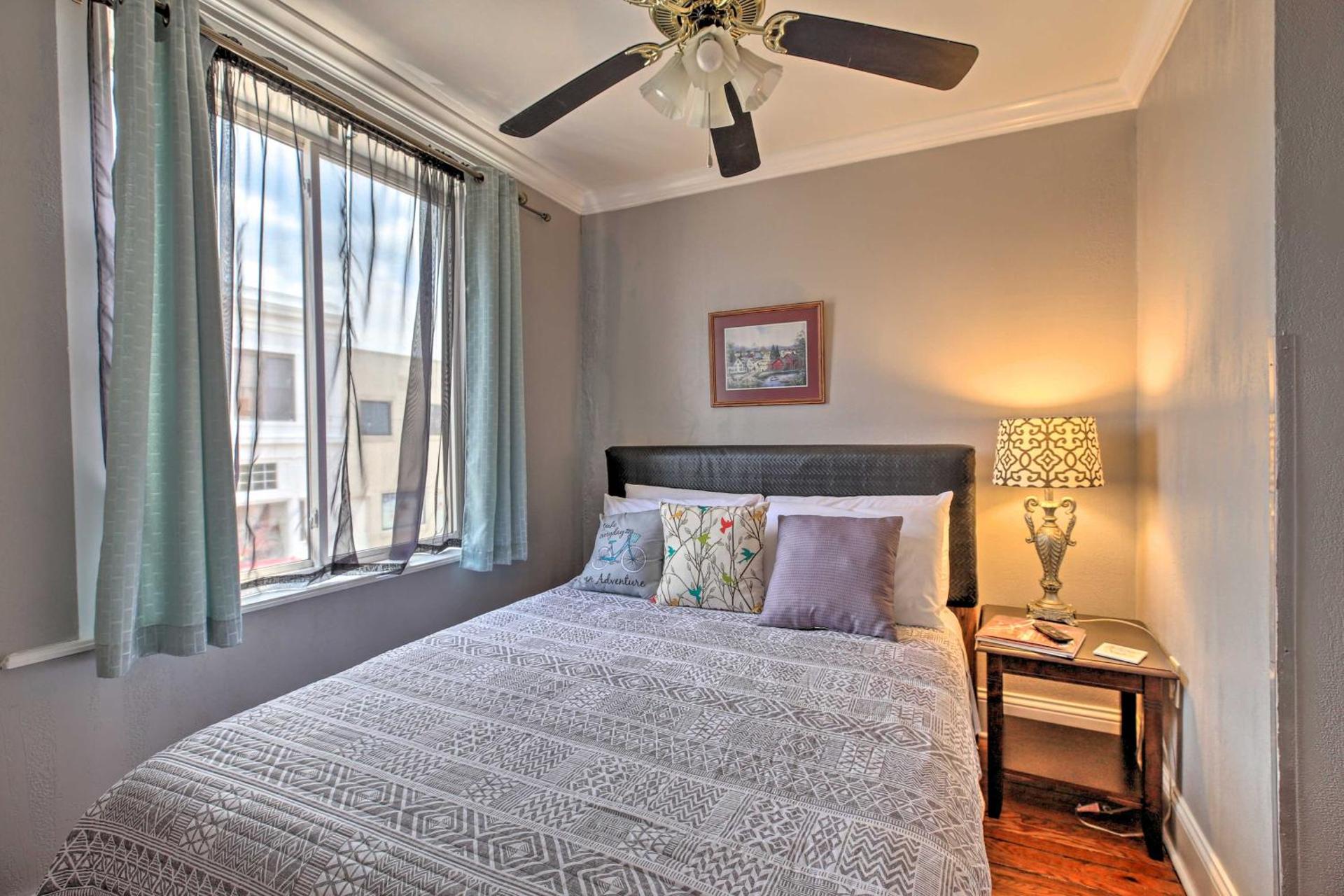 2 Mi to Ark Encounter Updated Williamstown Apt!