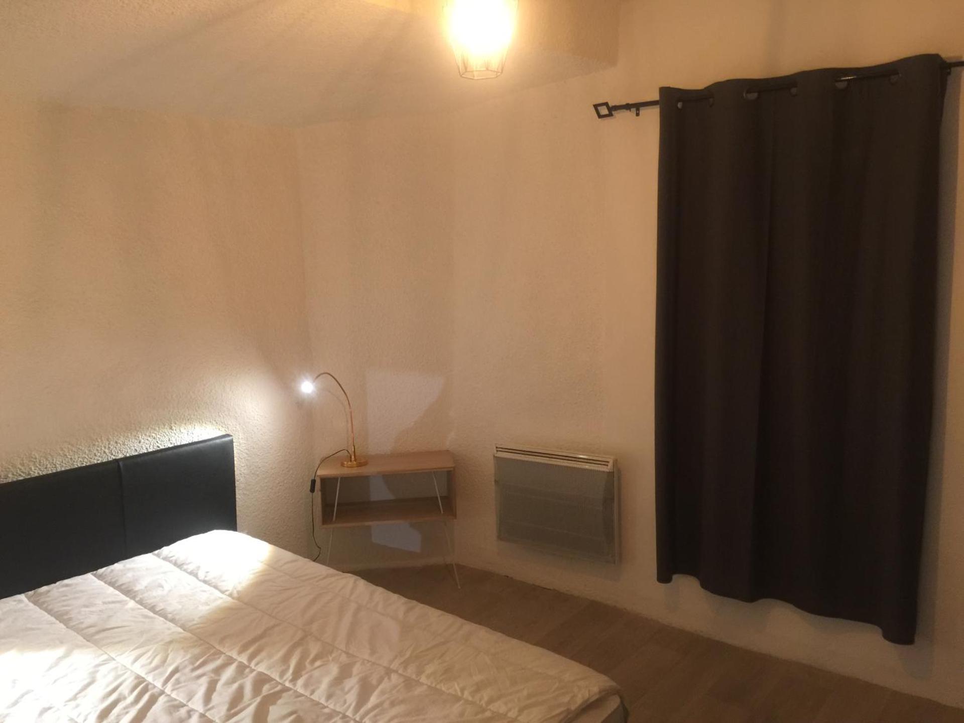 T2 avec TERRASSE, CLIM , box fibre