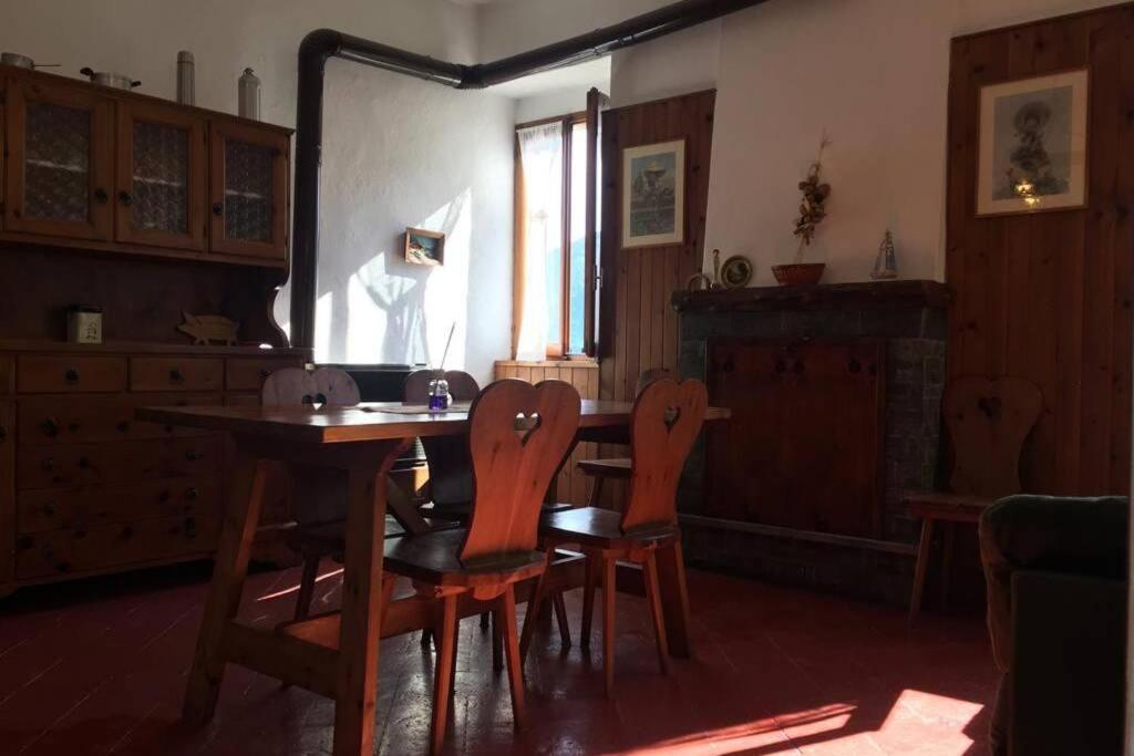 Nel set di piccolo mondo antico Villa Viola