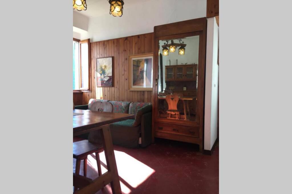 Nel set di piccolo mondo antico Villa Viola