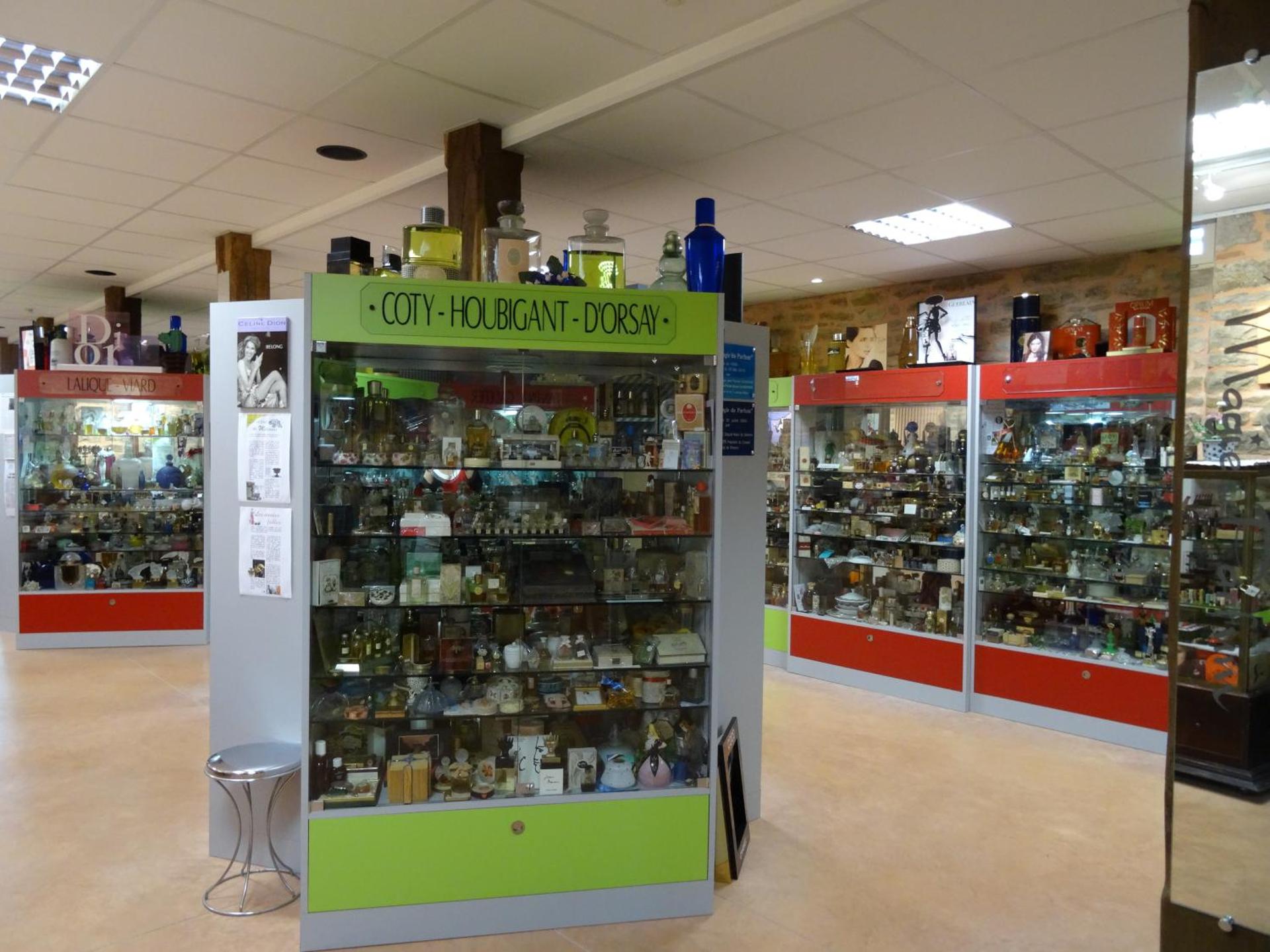 Supermarket/grocery shop