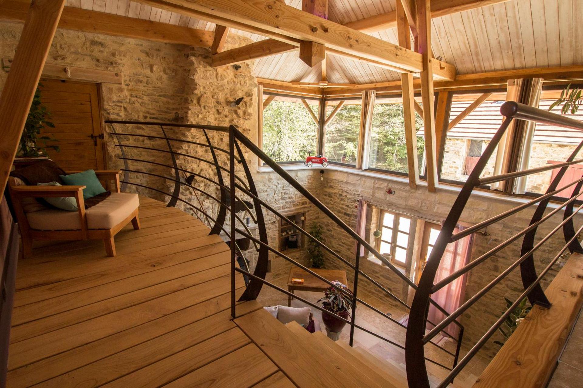 Gîte La grange des Hirondelles 15 personnes 5litsdoubles 5litssimples 1convertible chez MAYMARD Yannick à 28 route de la croix forêt à ANTULLY réf à Gîte de France G2005 Corps de ferme entièrement rénové de bon standing