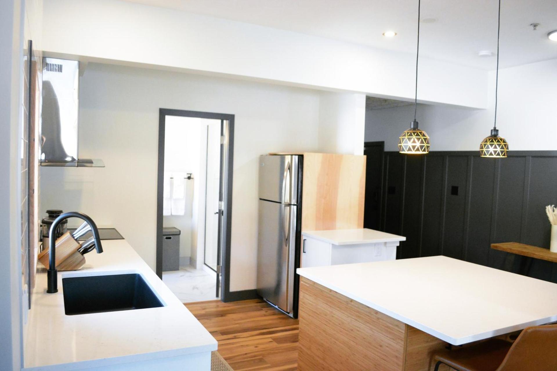 The Flying Steamshovel Inn