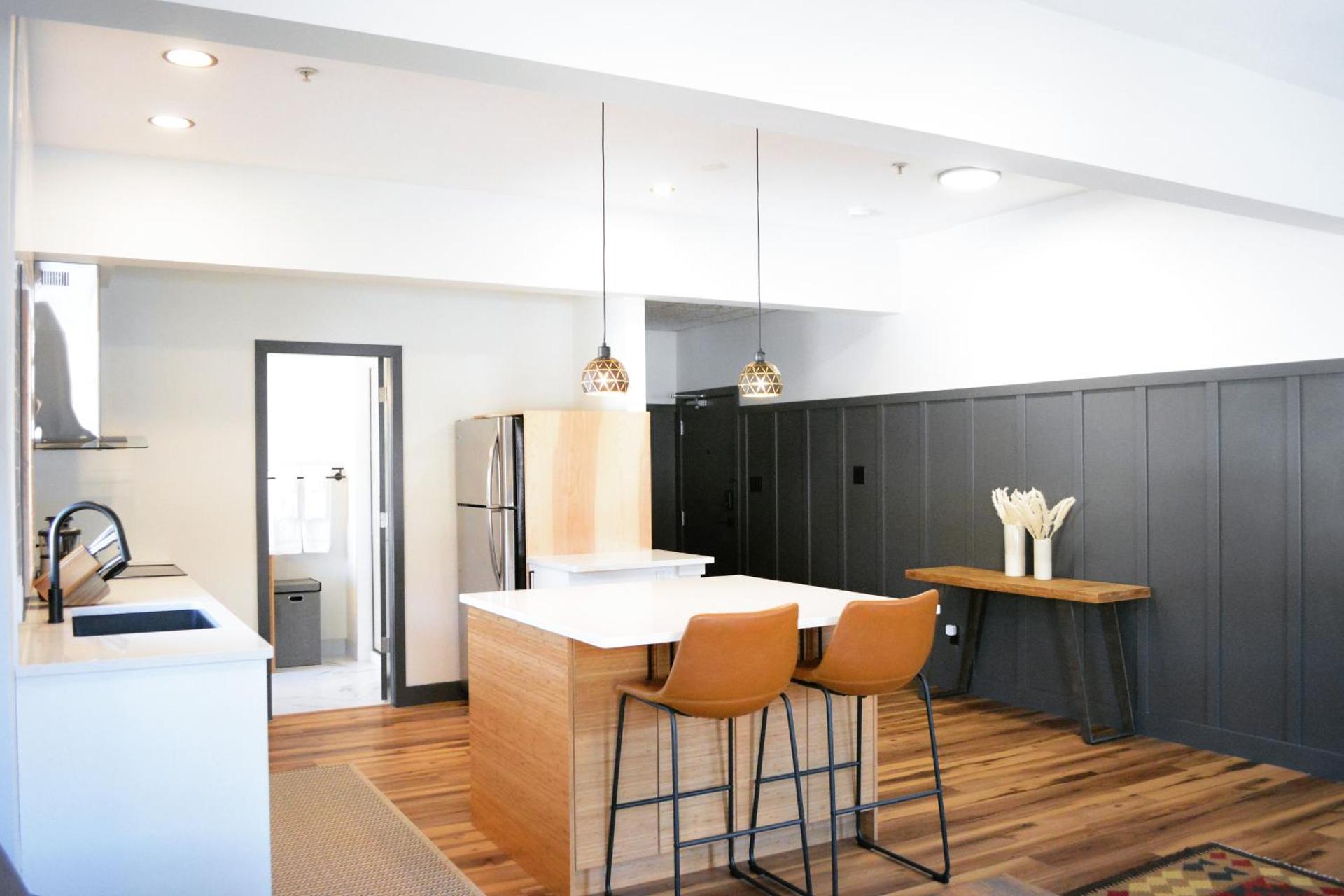 The Flying Steamshovel Inn