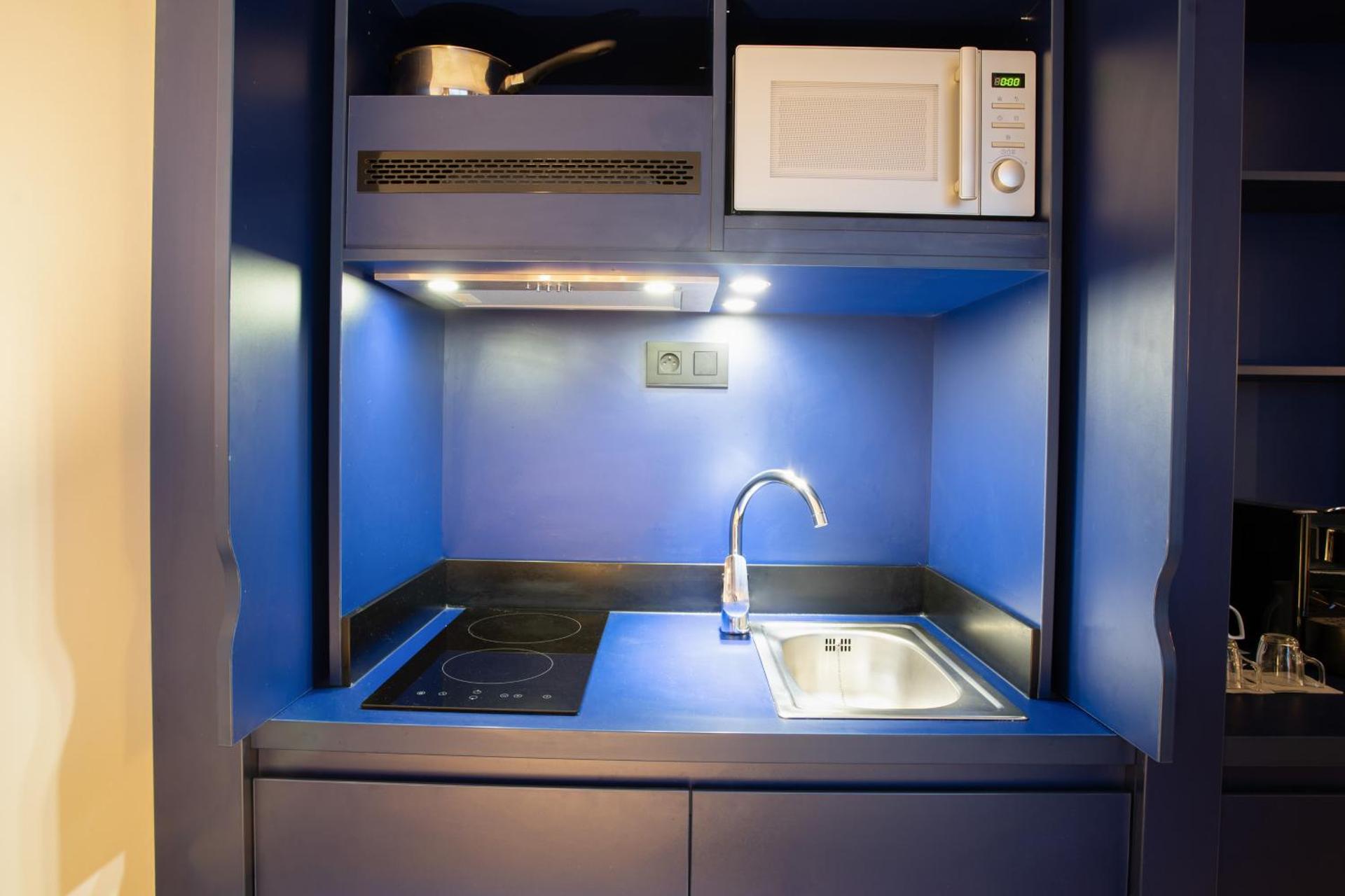 Kitchen or kitchenette