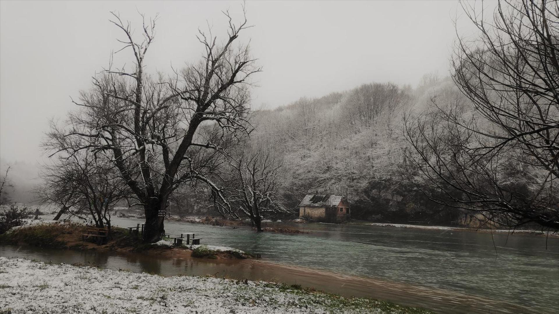 SMARAGD RIVER near Rastoke & Plitvice Lakes