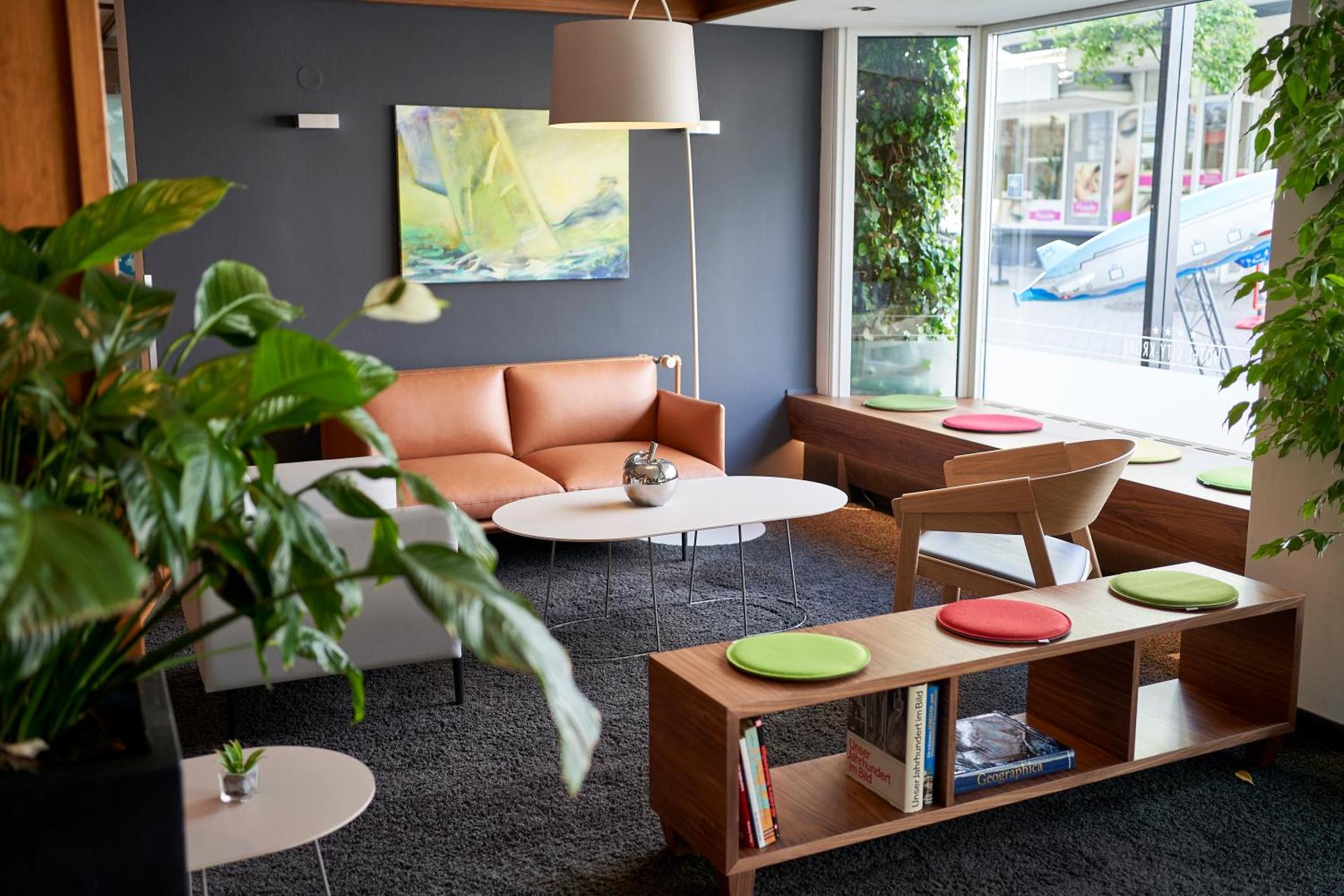 Communal lounge/ TV room