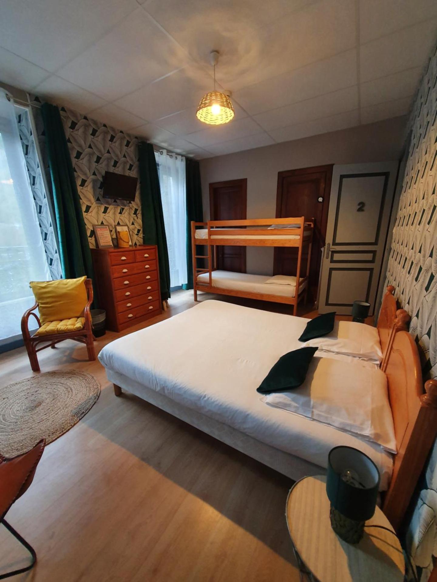 Family Room with Garden View