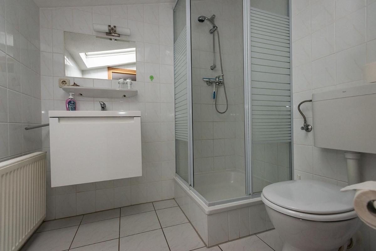 Suite without Kitchen 2