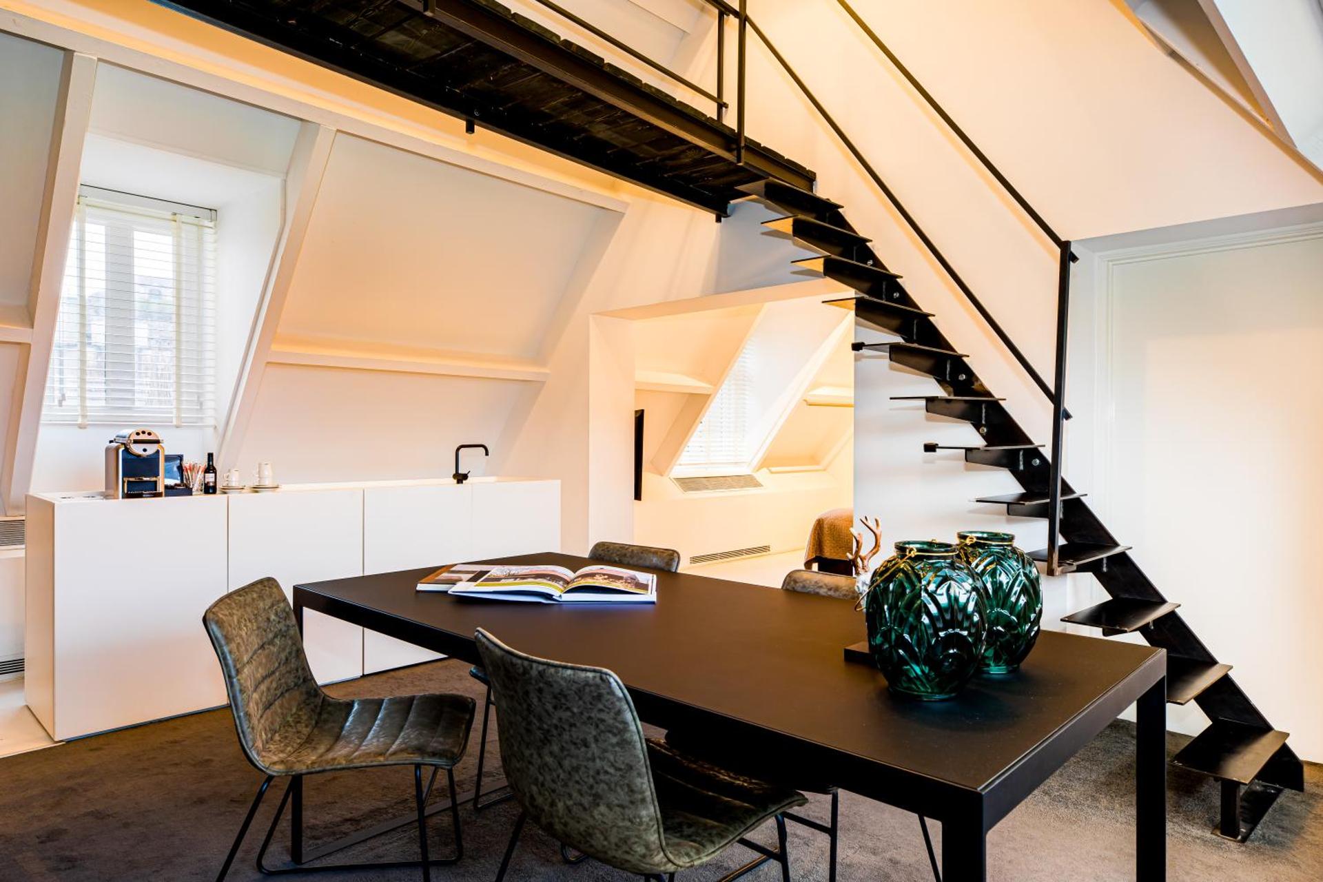 Studio with shower in castle 2-4p.