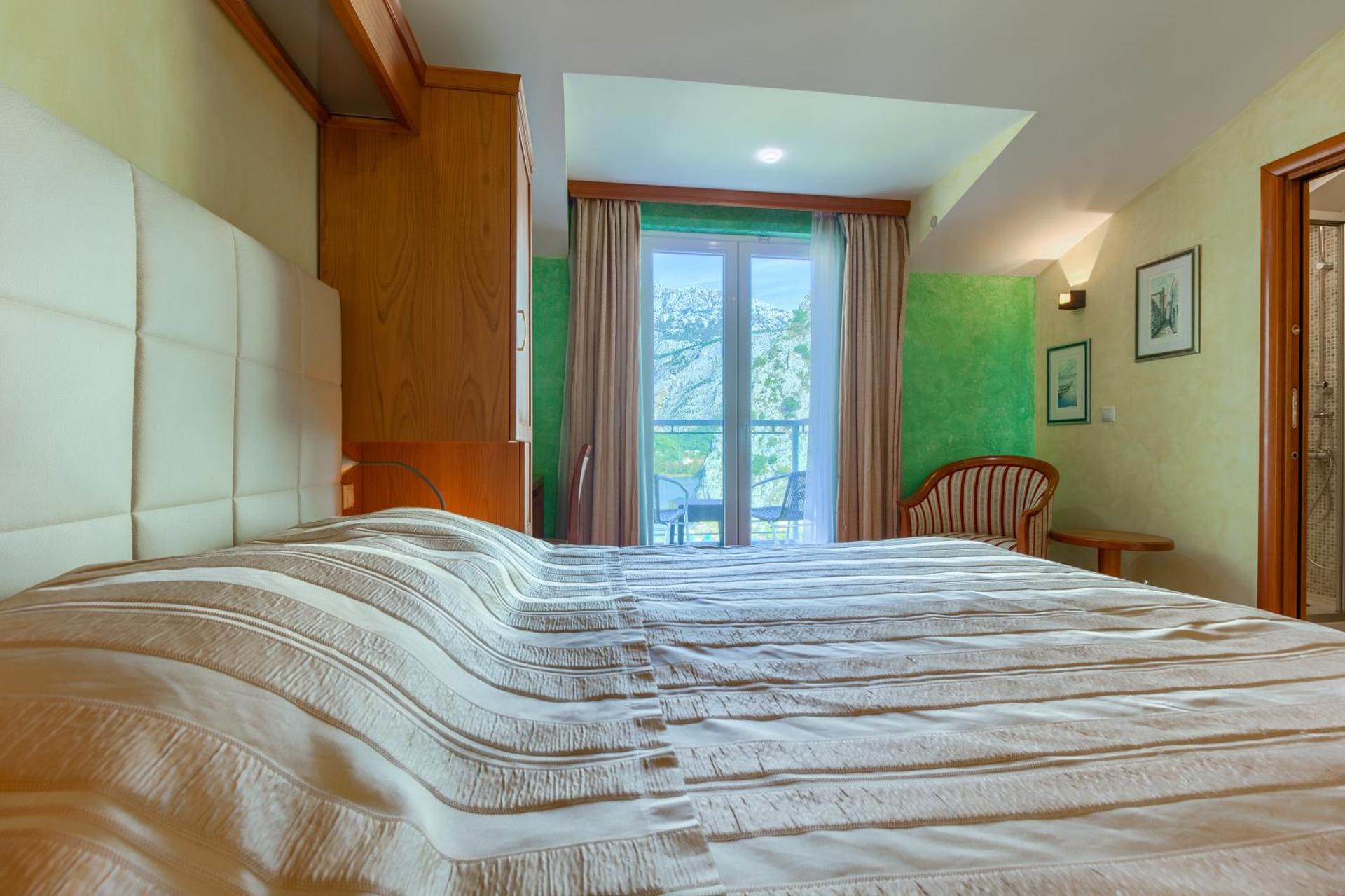 Superior Double Room with Balcony and River View