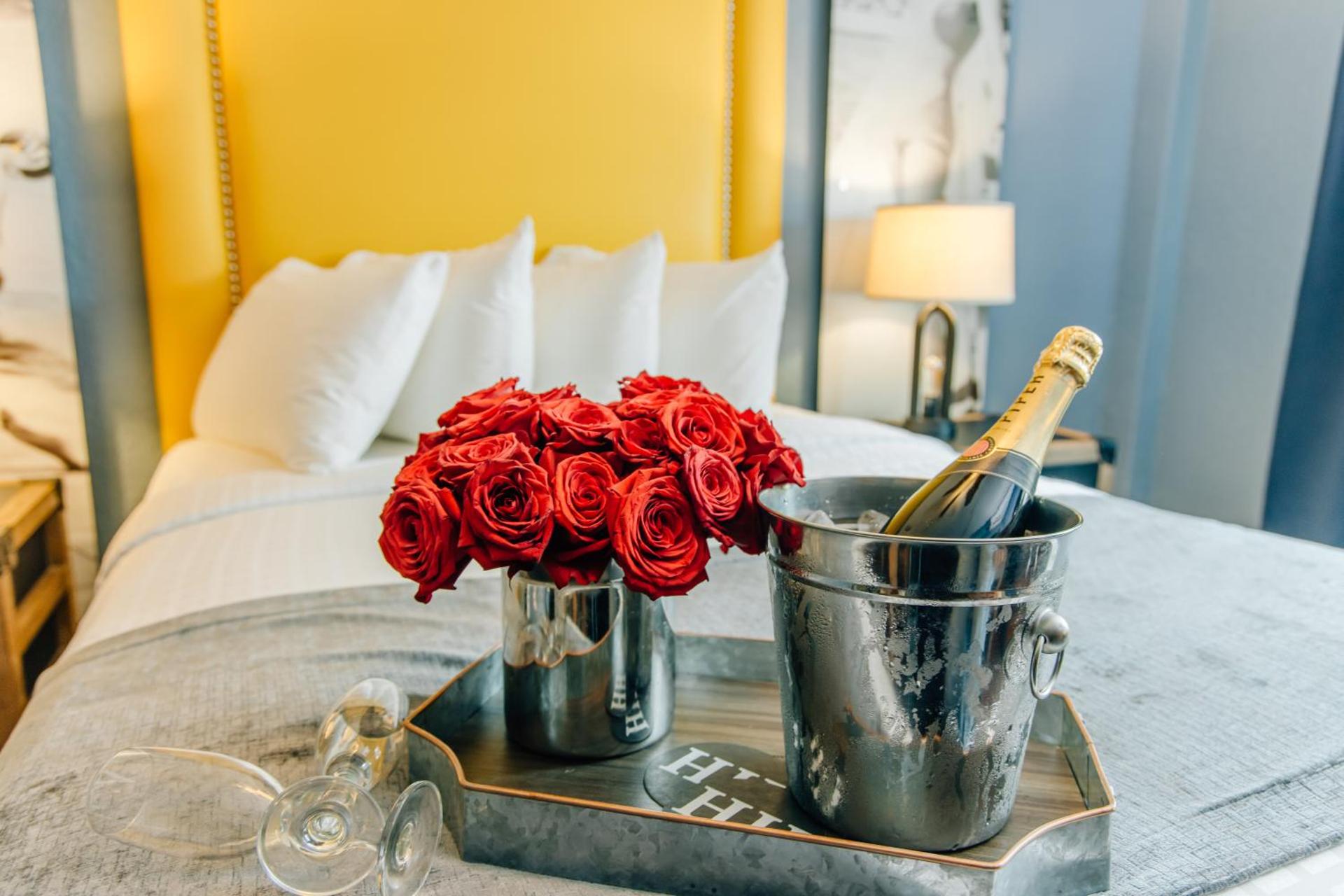 Hollander Hotel - Downtown St. Petersburg