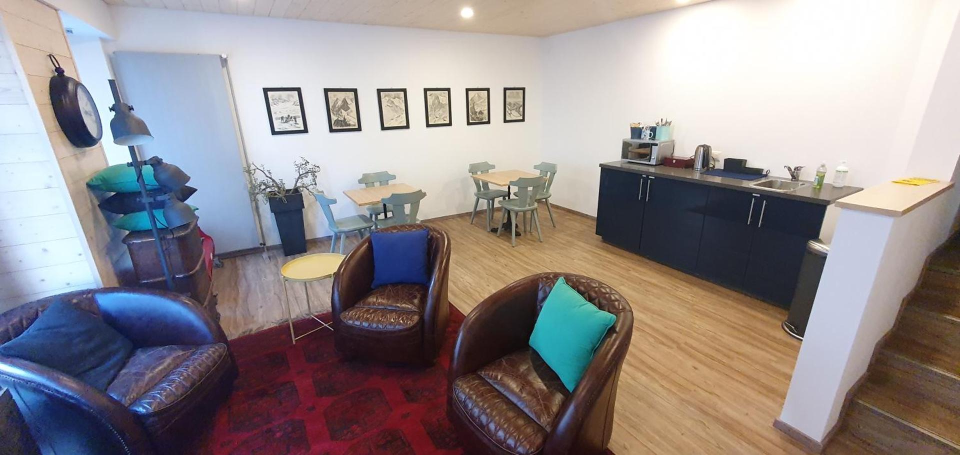 Communal lounge/ TV room