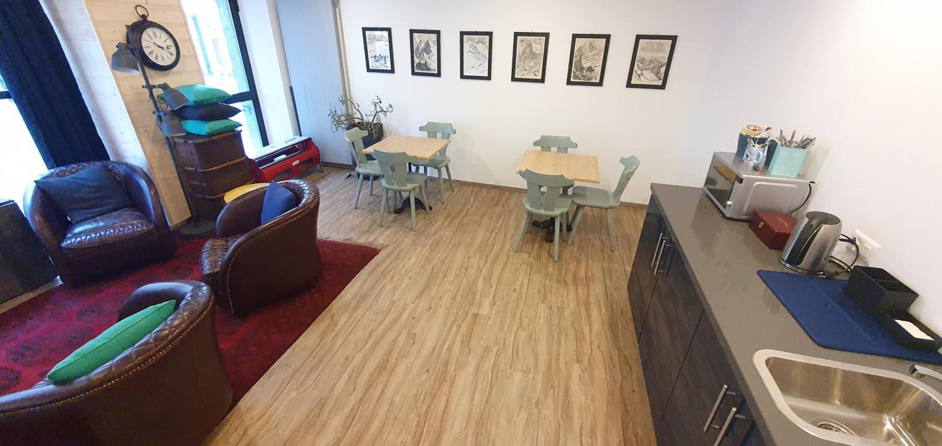 Communal lounge/ TV room