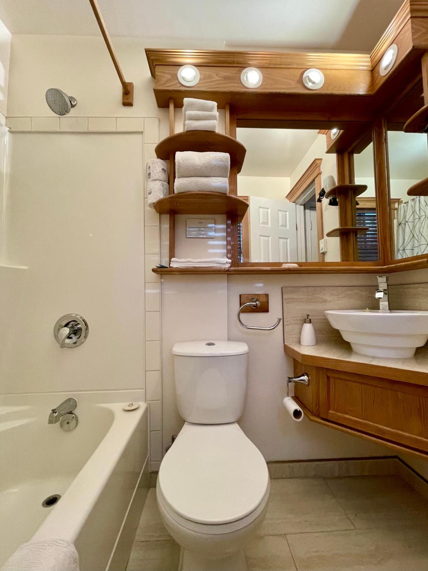 One-Bedroom Cottage 9