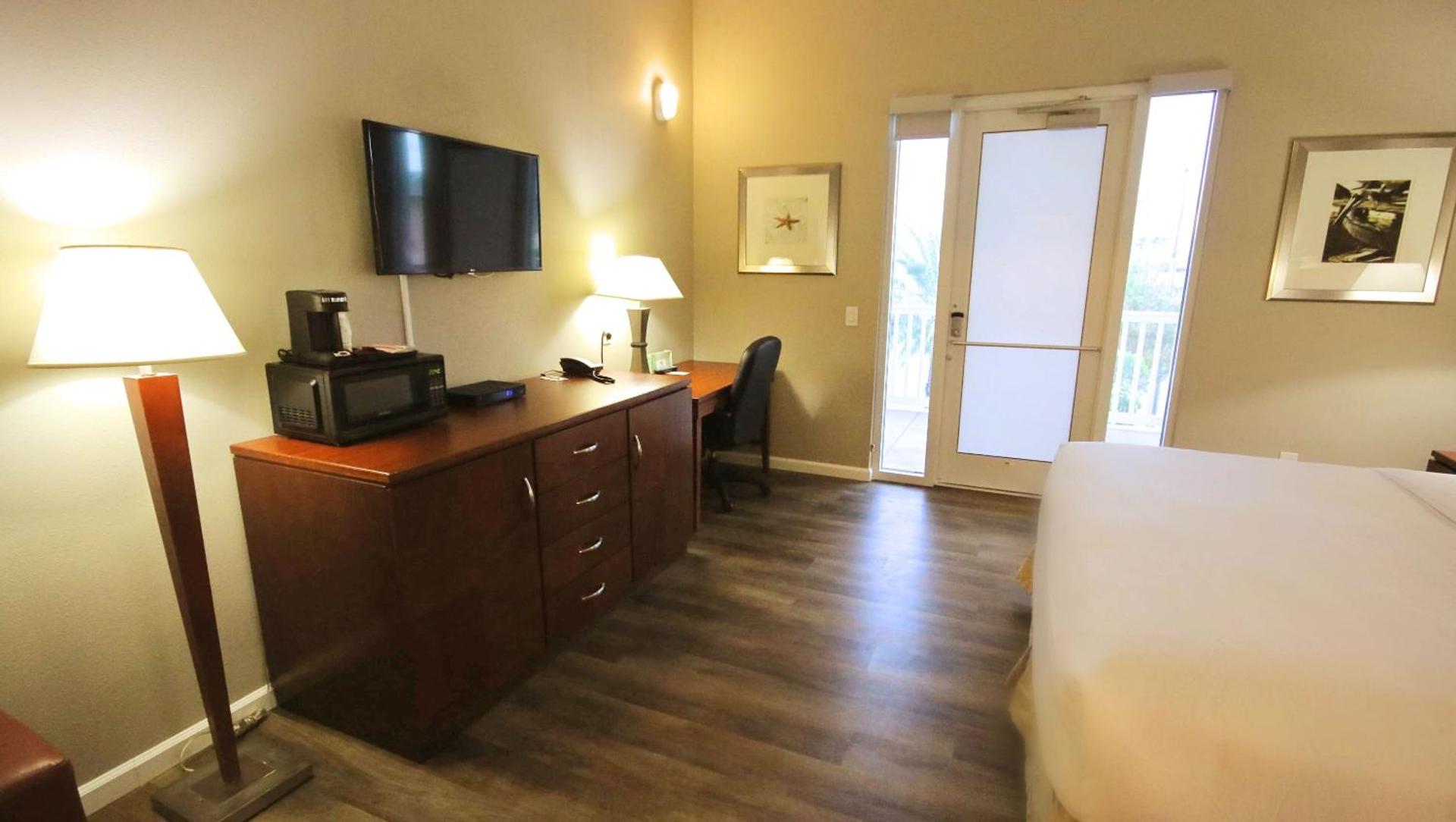 John's Pass Hotel - Fully Remote Check In