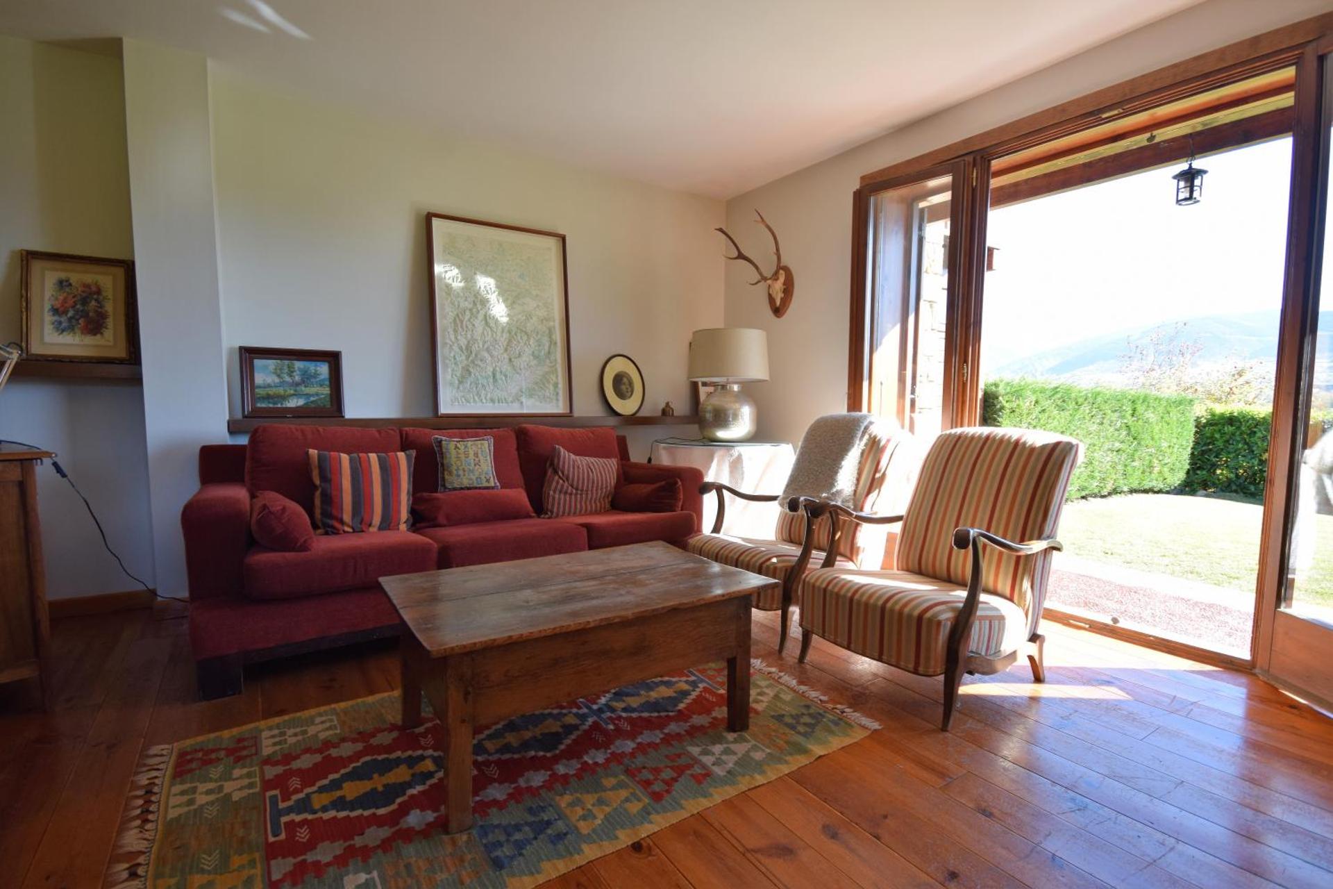 Casa con encanto, jardín, vistas y piscina