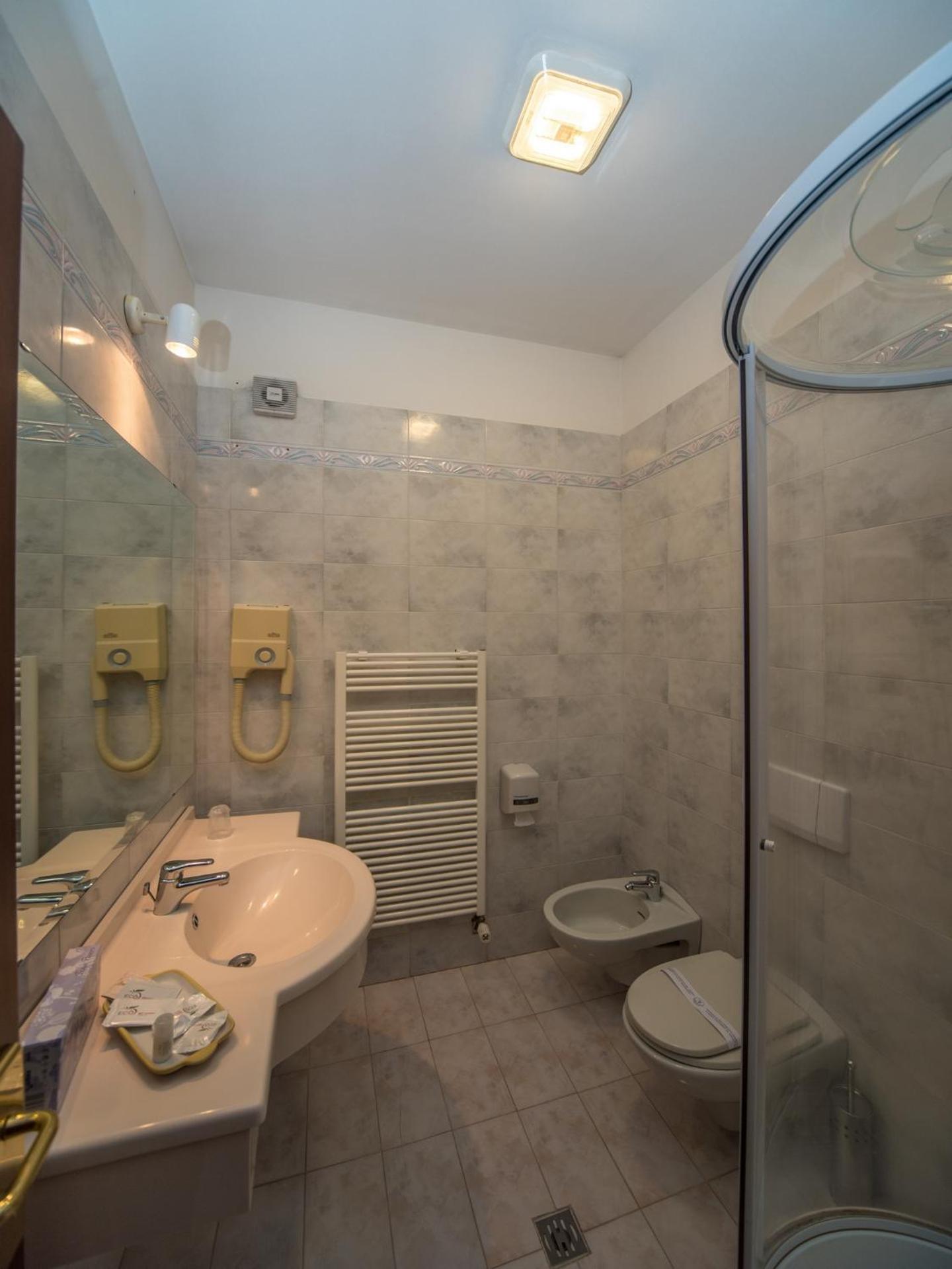 Camera Doppia con Letti Singoli