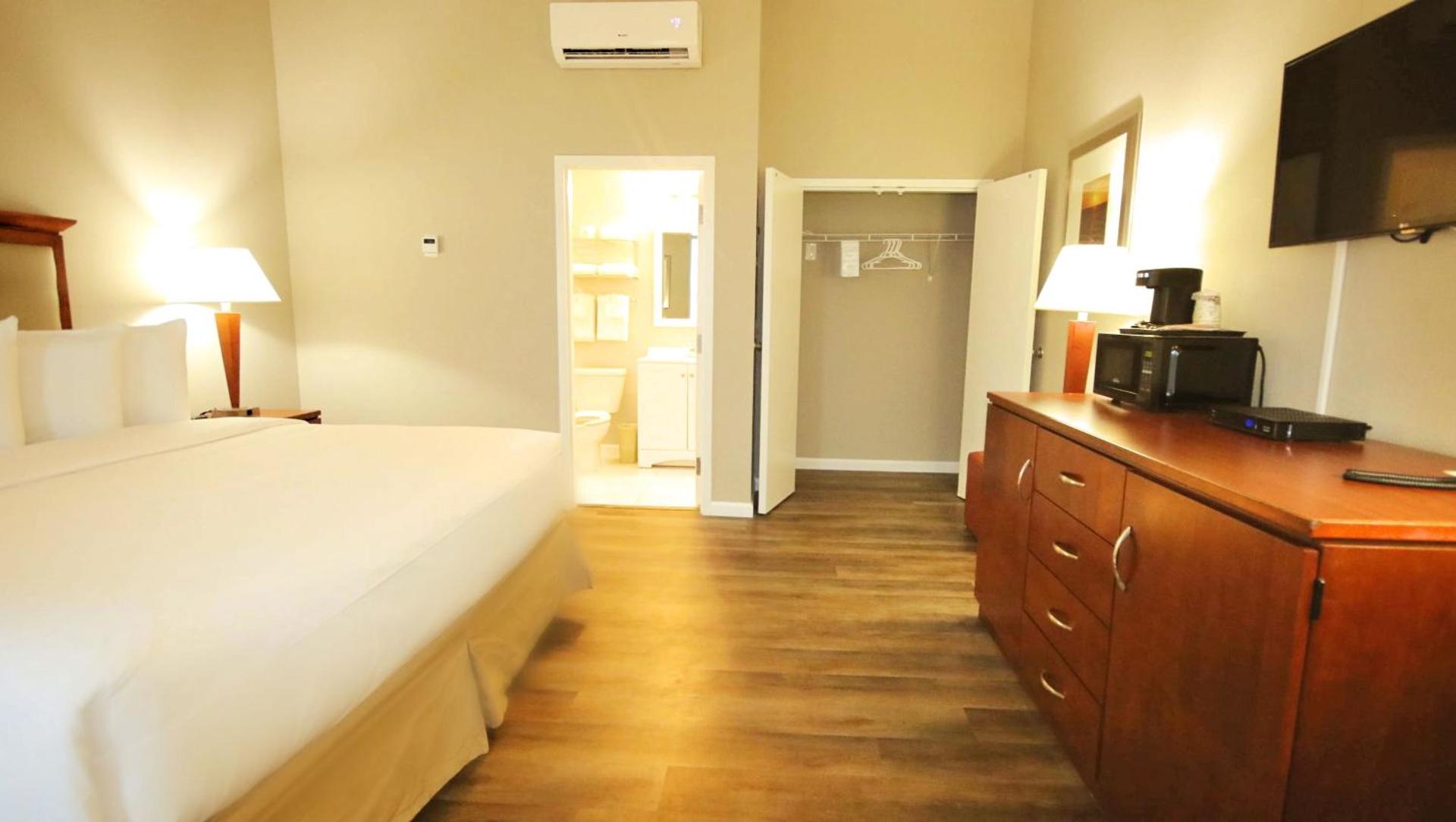 John's Pass Hotel - Fully Remote Check In