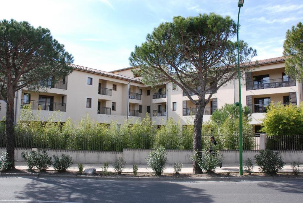 appartement 3 min a pied du centre d'Uzès parking piscine
