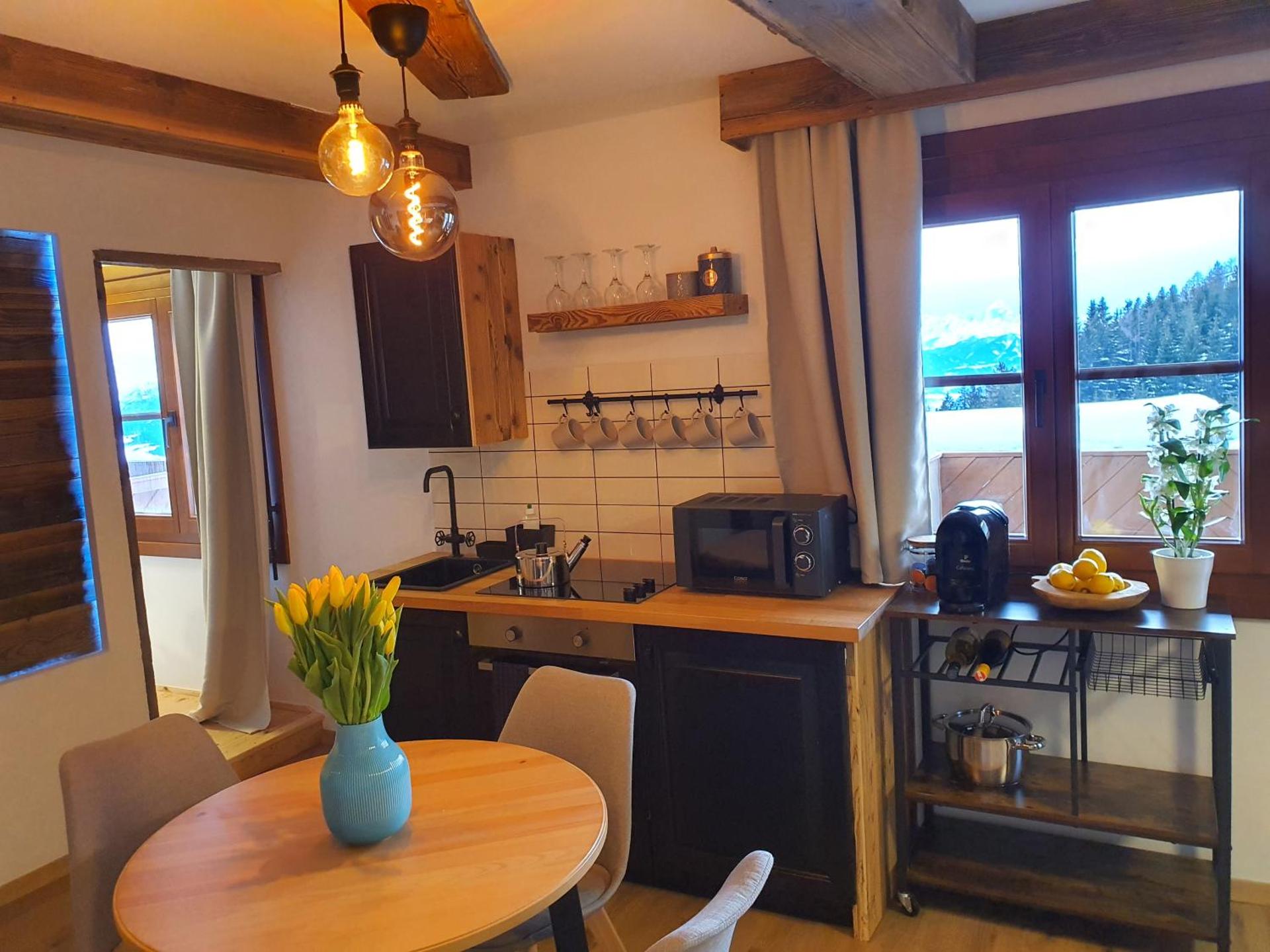 "Alpenapartments für Skifahrer-Pistennähe,Panomareblick & Skiraum" Kozma