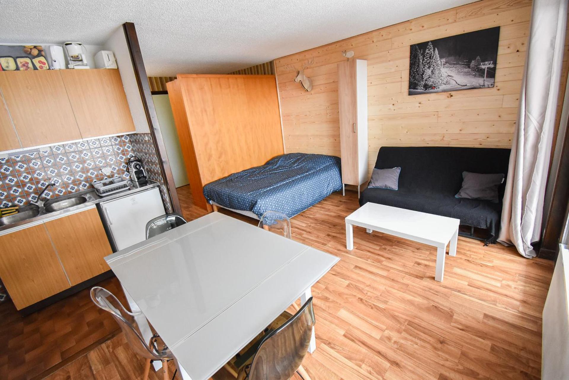 Le Relai S34 - Grand et lumineux studio avec coin montagne 4-6 pers avec WIFI, 50m des pistes, grand balcon exposé SUD, DRAPS NON COMPRIS