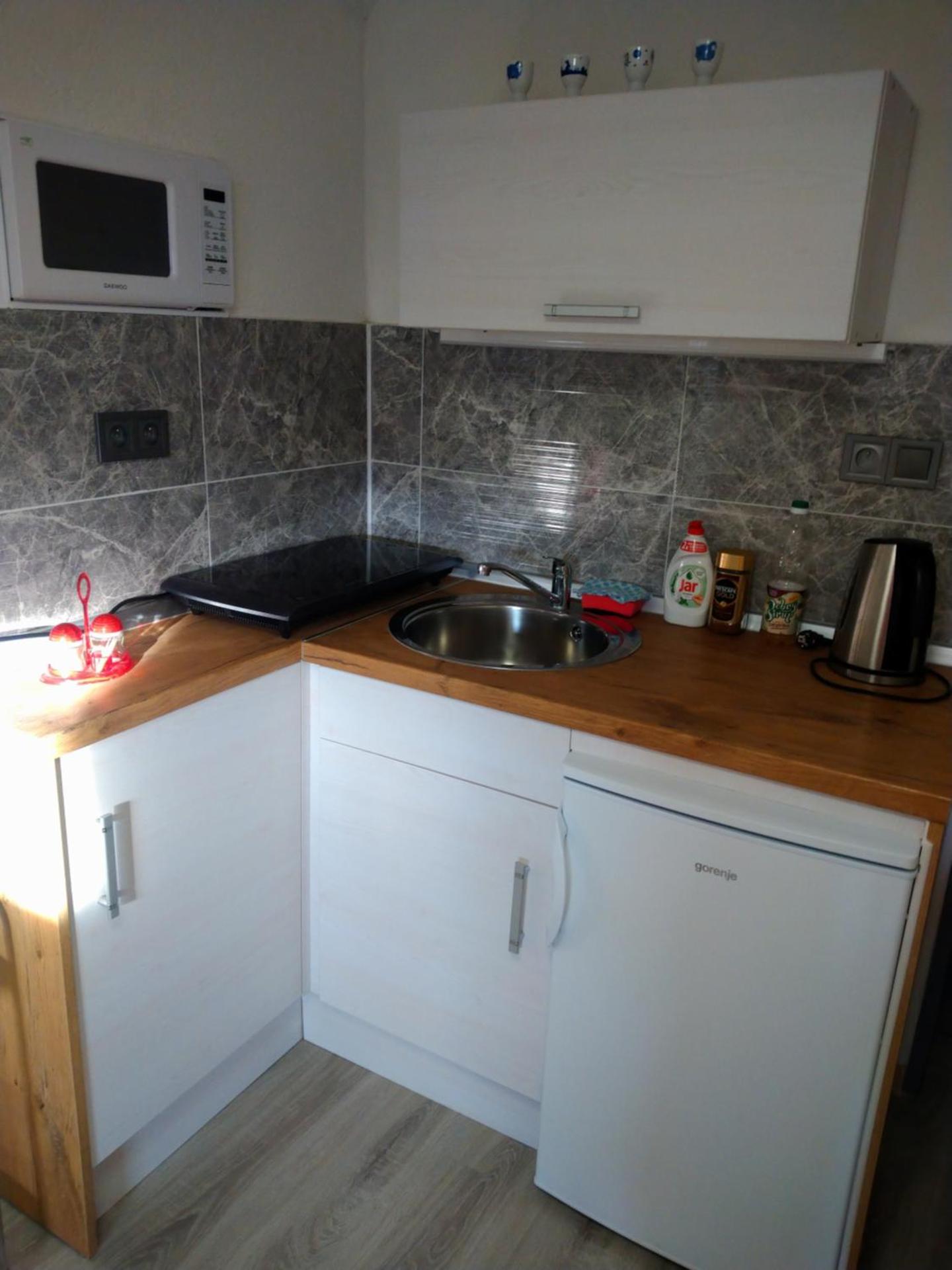 Kitchen or kitchenette