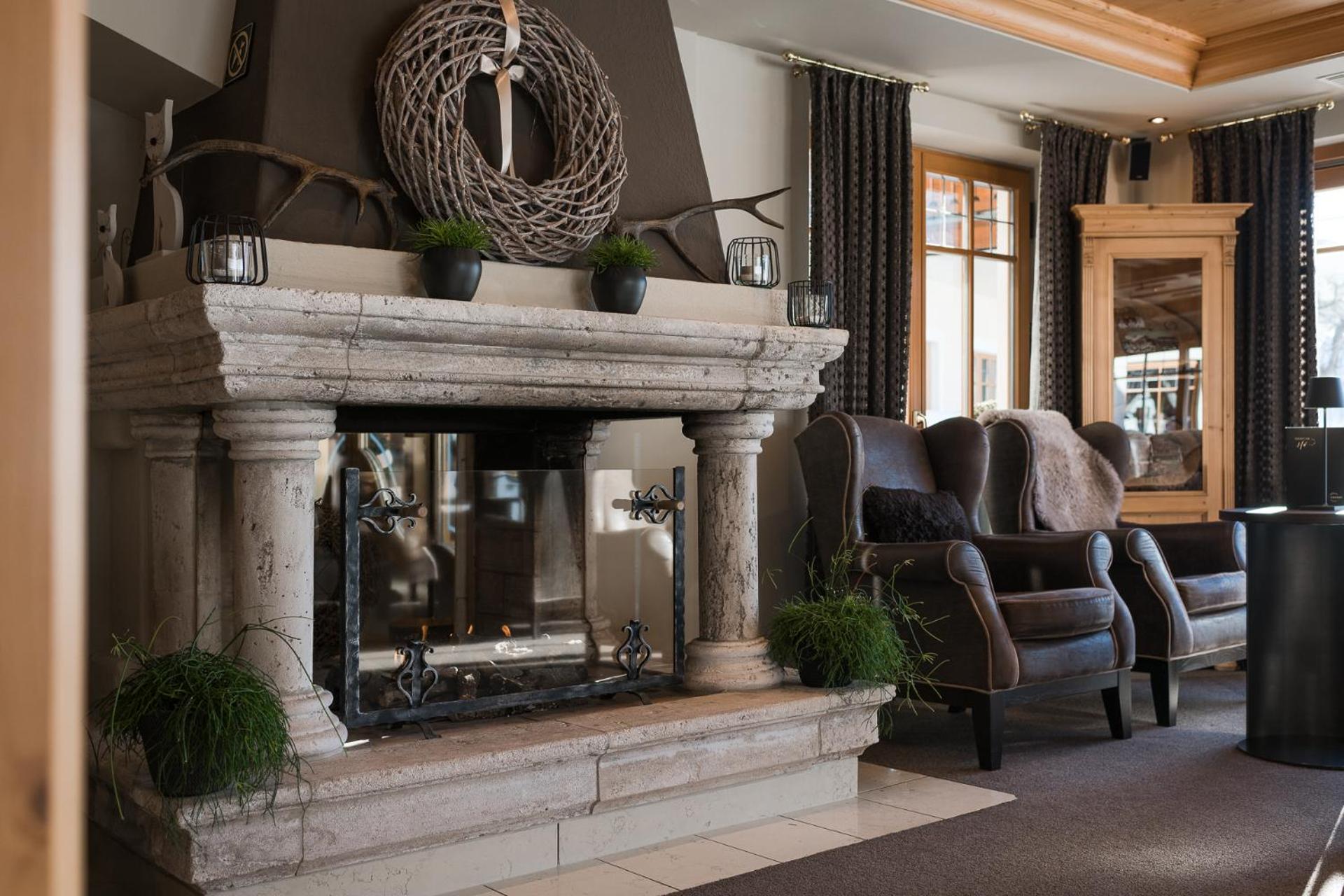 Communal lounge/ TV room