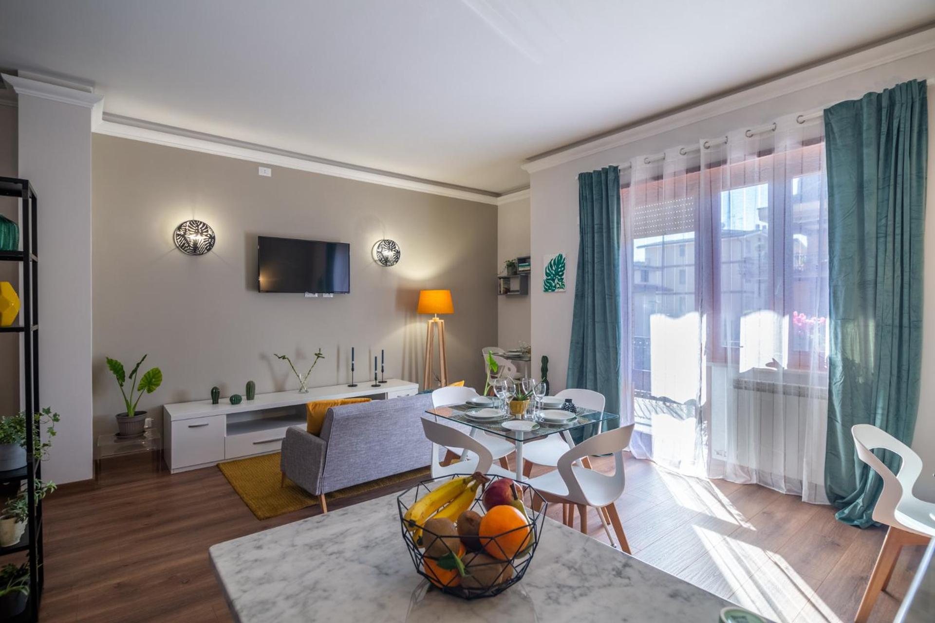 Communal lounge/ TV room