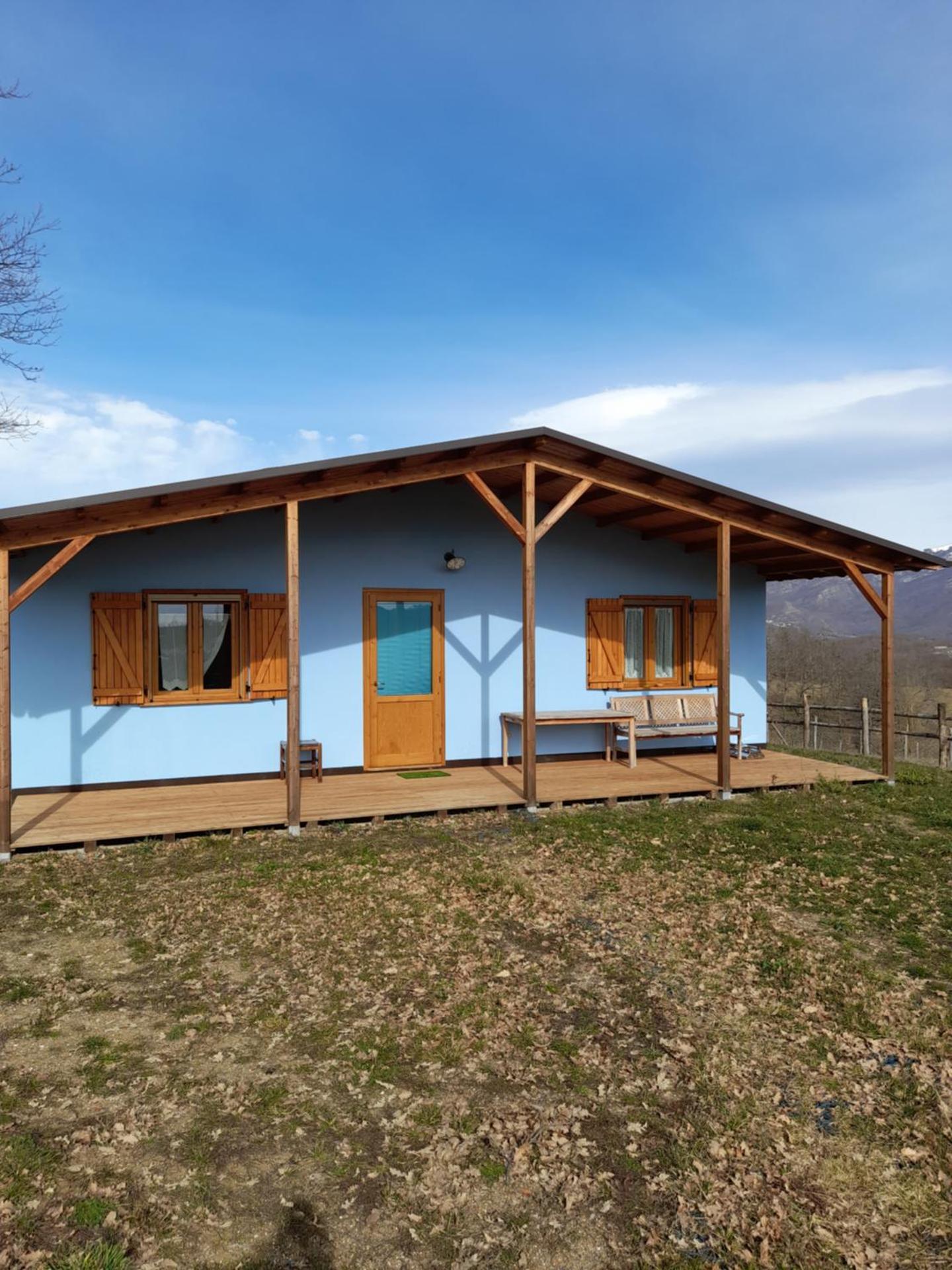 Apartment with Mountain View