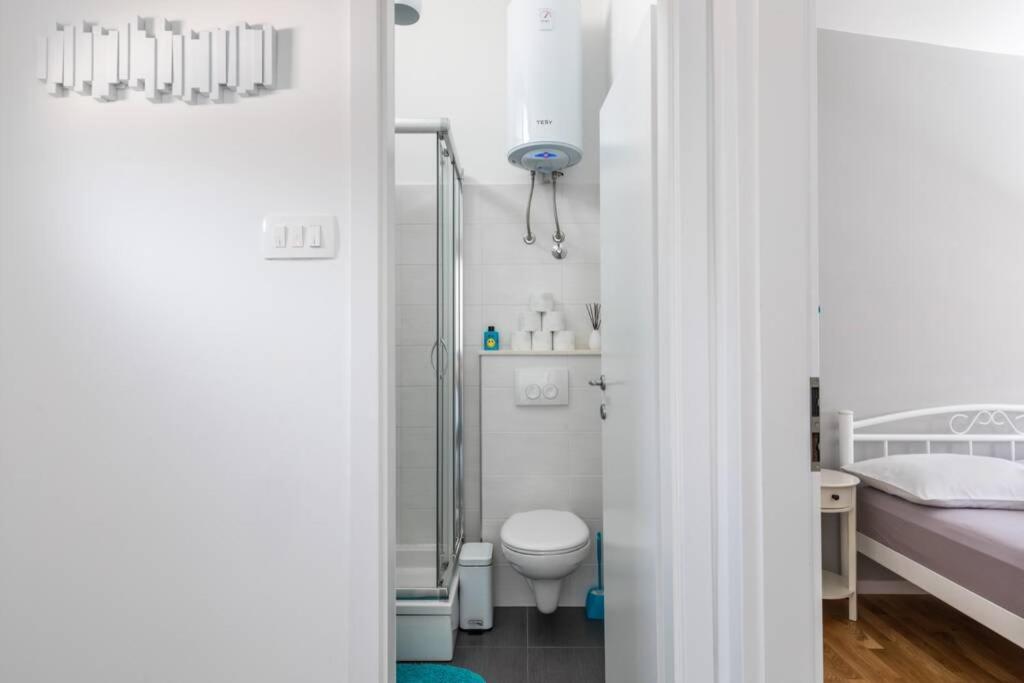 Banana Split Youth Apartment