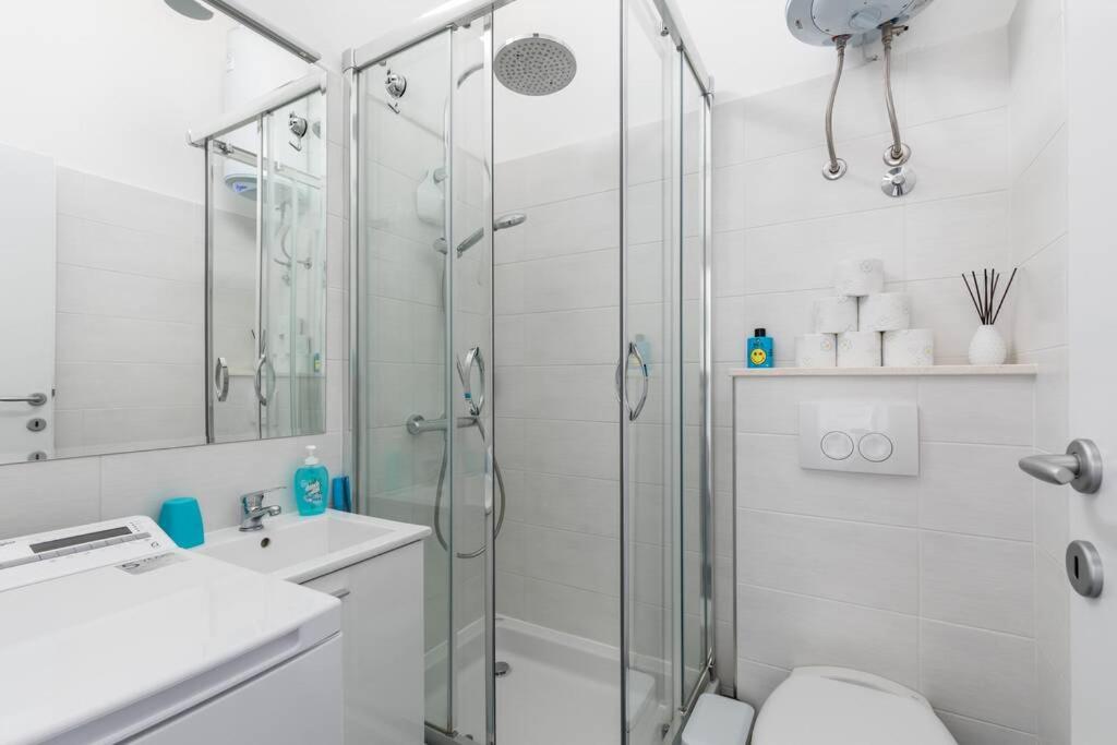 Banana Split Youth Apartment