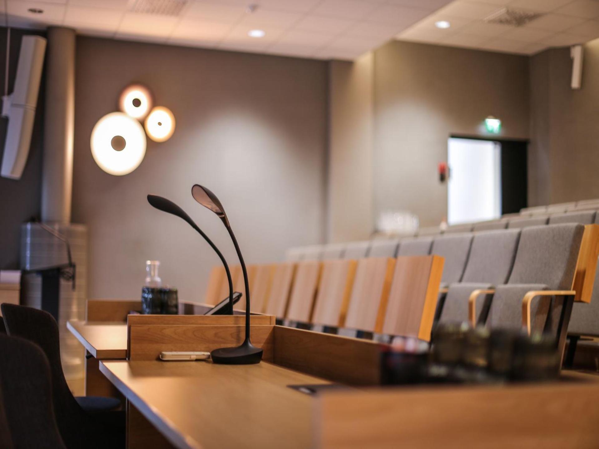 Meeting/conference room