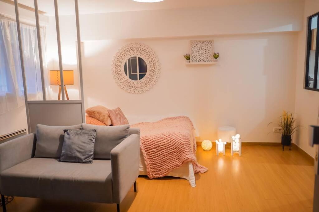 Le Confortable-Cosy studio à 3 minutes du métro